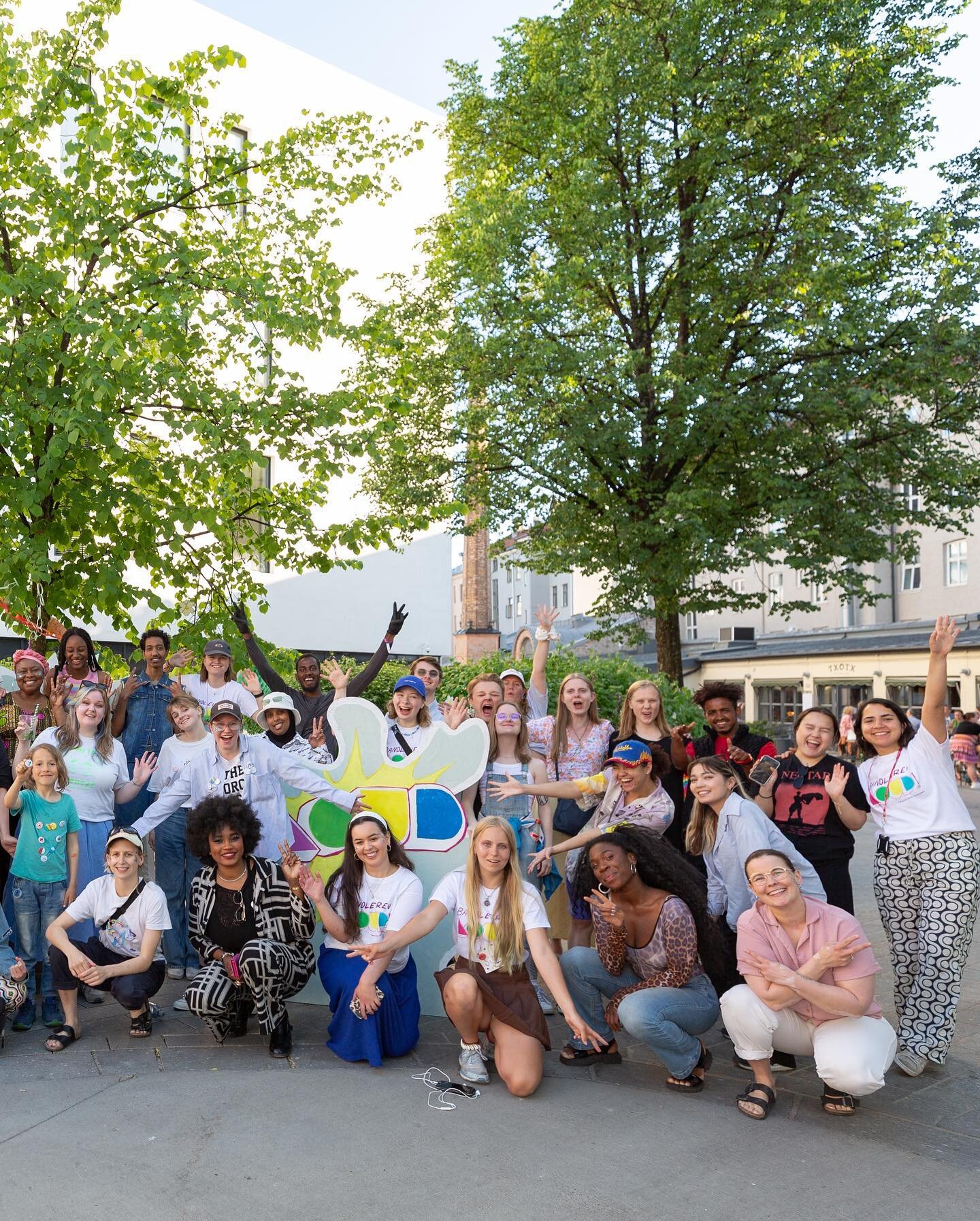 N&aring; kan du s&oslash;ke om &aring; jobbe p&aring; neste &aring;rs sommerleir! 🥳 Vi trenger dyktige, engasjerte frivillige, bandl&aelig;rere, lydteknikere/utstyrsansvarlige og trygghet- og trivselsledere! Er det deg? Bilder fra v&aring;r fantasti