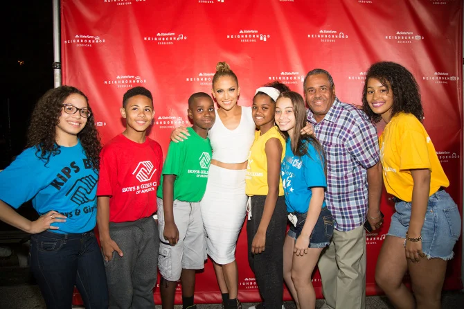 25_State_Farm_Jennifer_Lopez_Misha_046_670.jpg