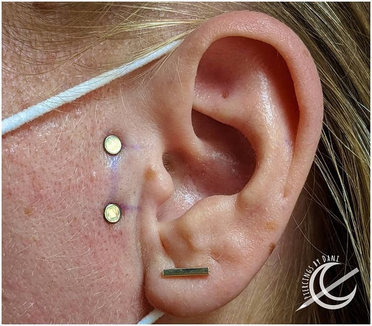 The Piercings Trends of the 2000s Are Returning With a Vengeance