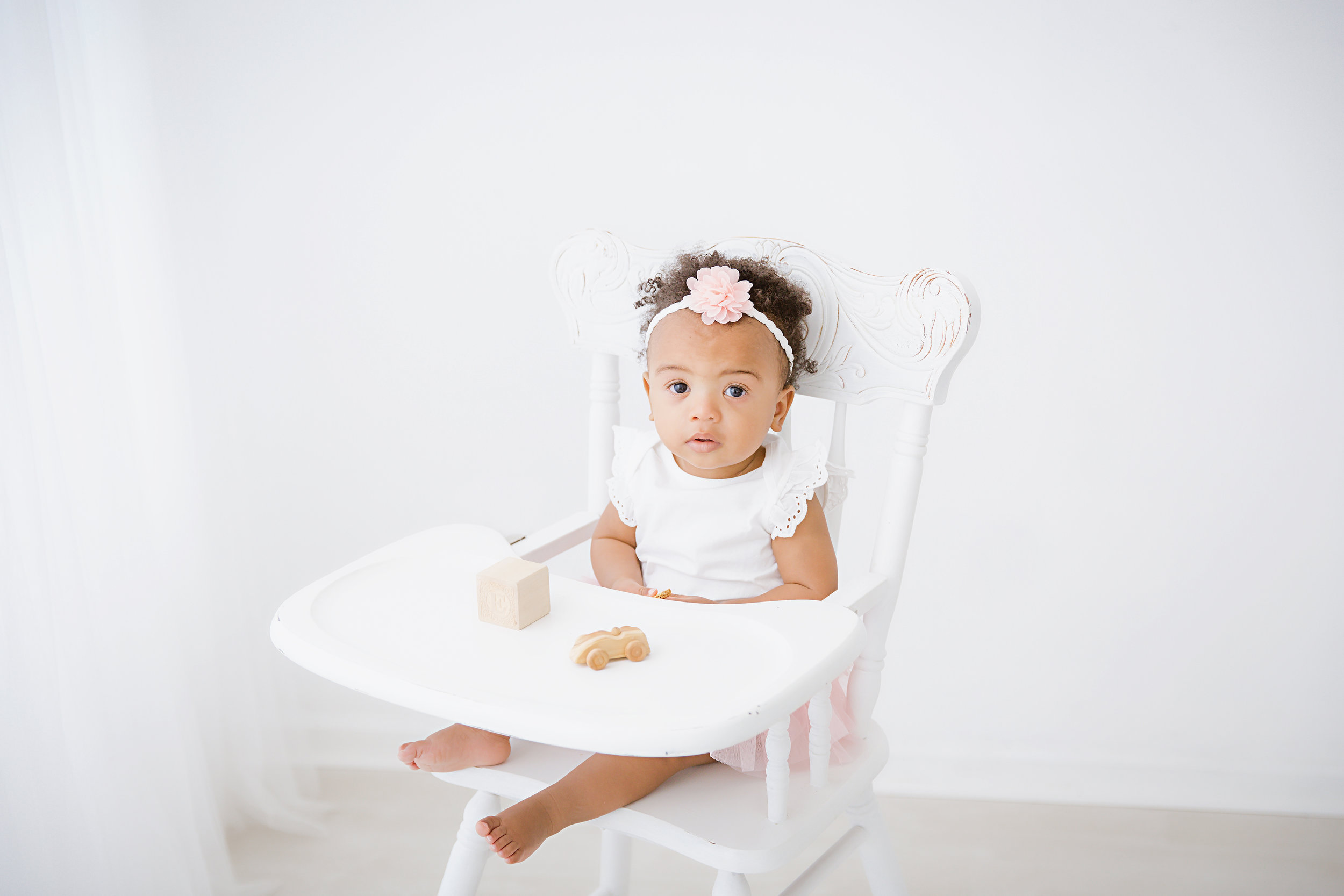 baby-girl-high-chair-photography-shoot-south-jersey