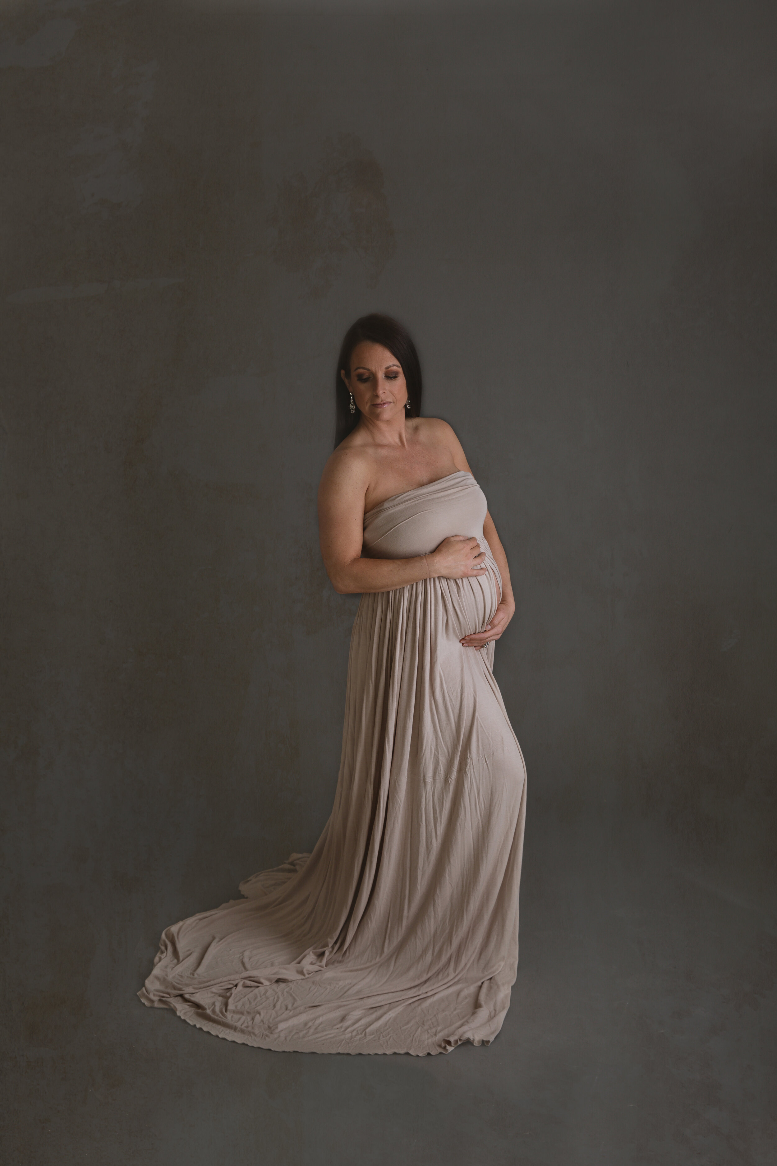 Pregnant-mother-flowing-dress-studio-maternity-shoot.jpg