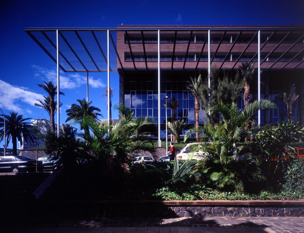 CORREA + ESTÉVEZ ARQUITECTURA Arquitectos en Tenerife, Canarias Sede Gerencia de Urbanismo CORREA + ESTÉVEZ ARQUITECTURA Arquitectos en Tenerife, Canarias Sede Gerencia de Urbanismo