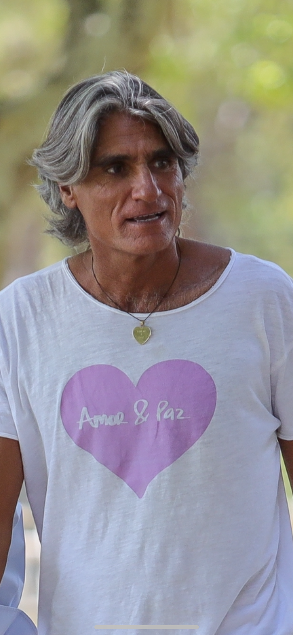 Pepe Imaz con su camiseta Amor & Paz