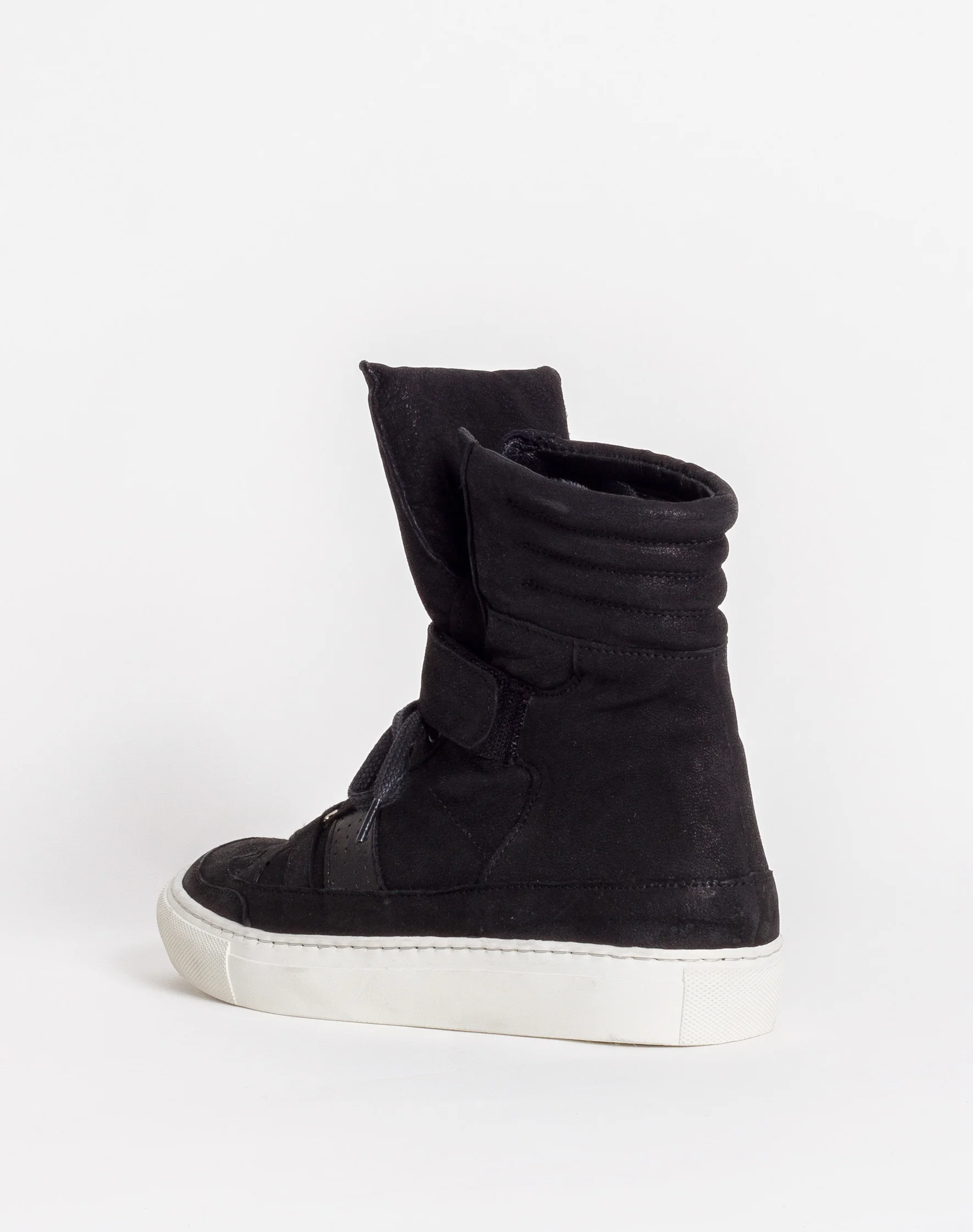 REVEL SNEAKER BLACK 3.jpg