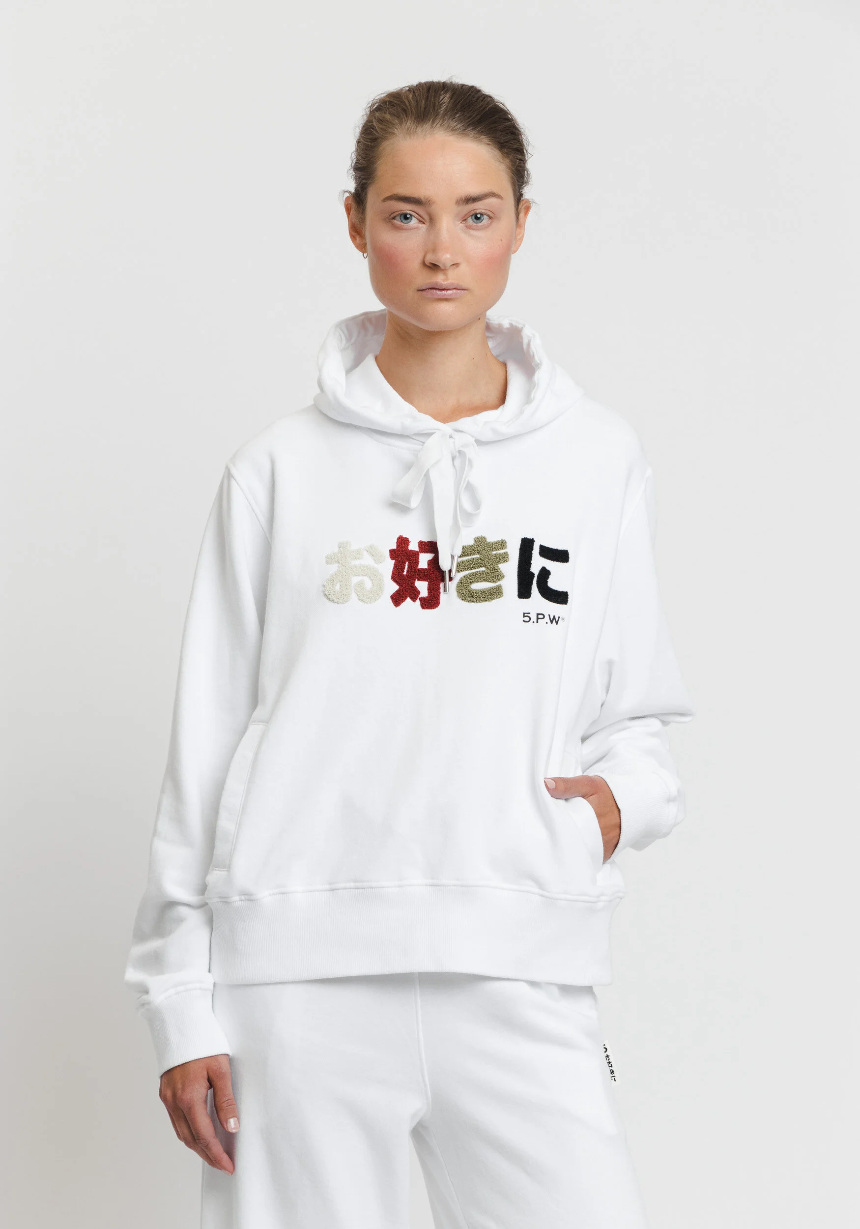 5PW21017_Ramona_whatever_JPN_White (1).jpg