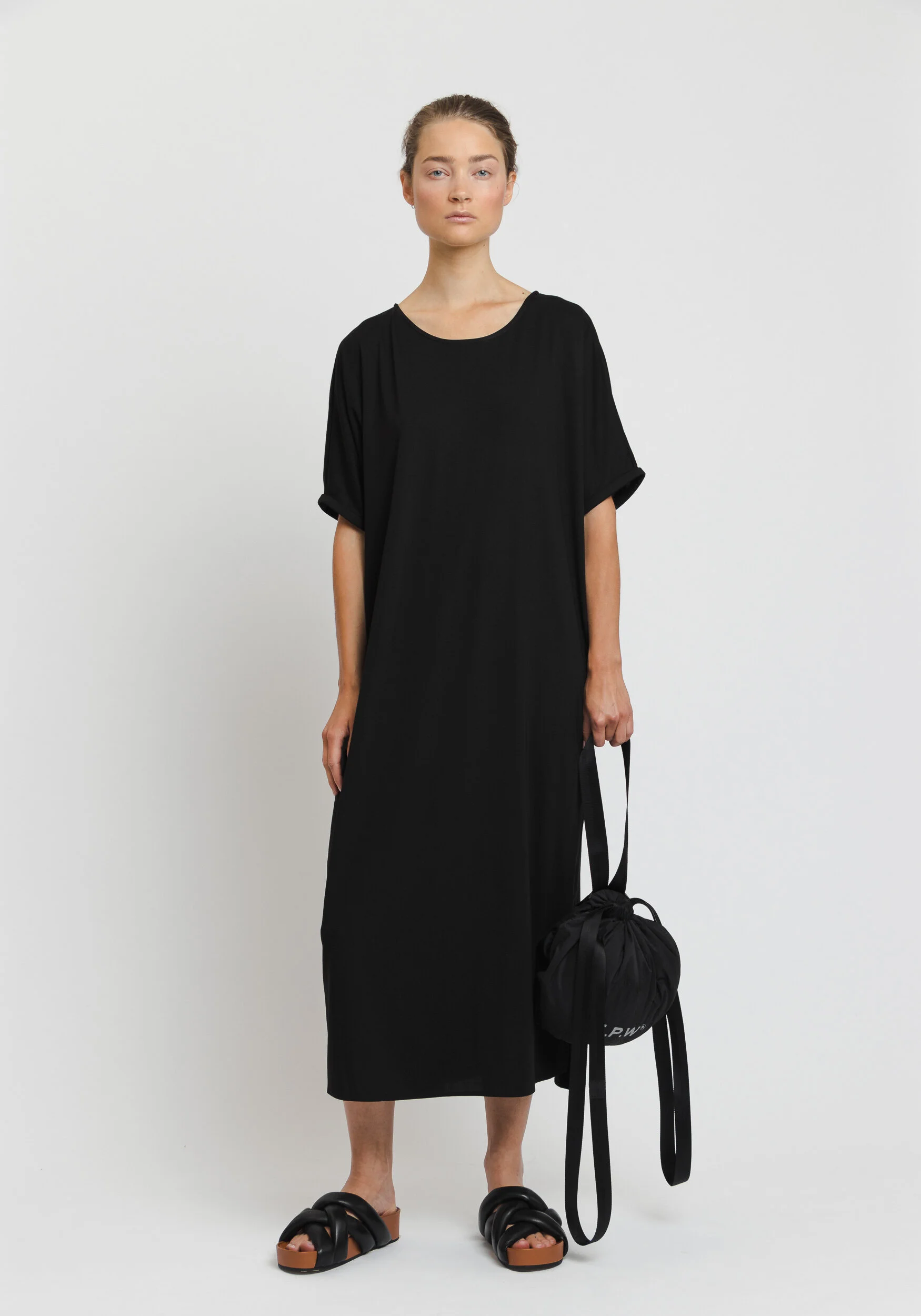 5PW21046_Saga roma_Black (1).jpg
