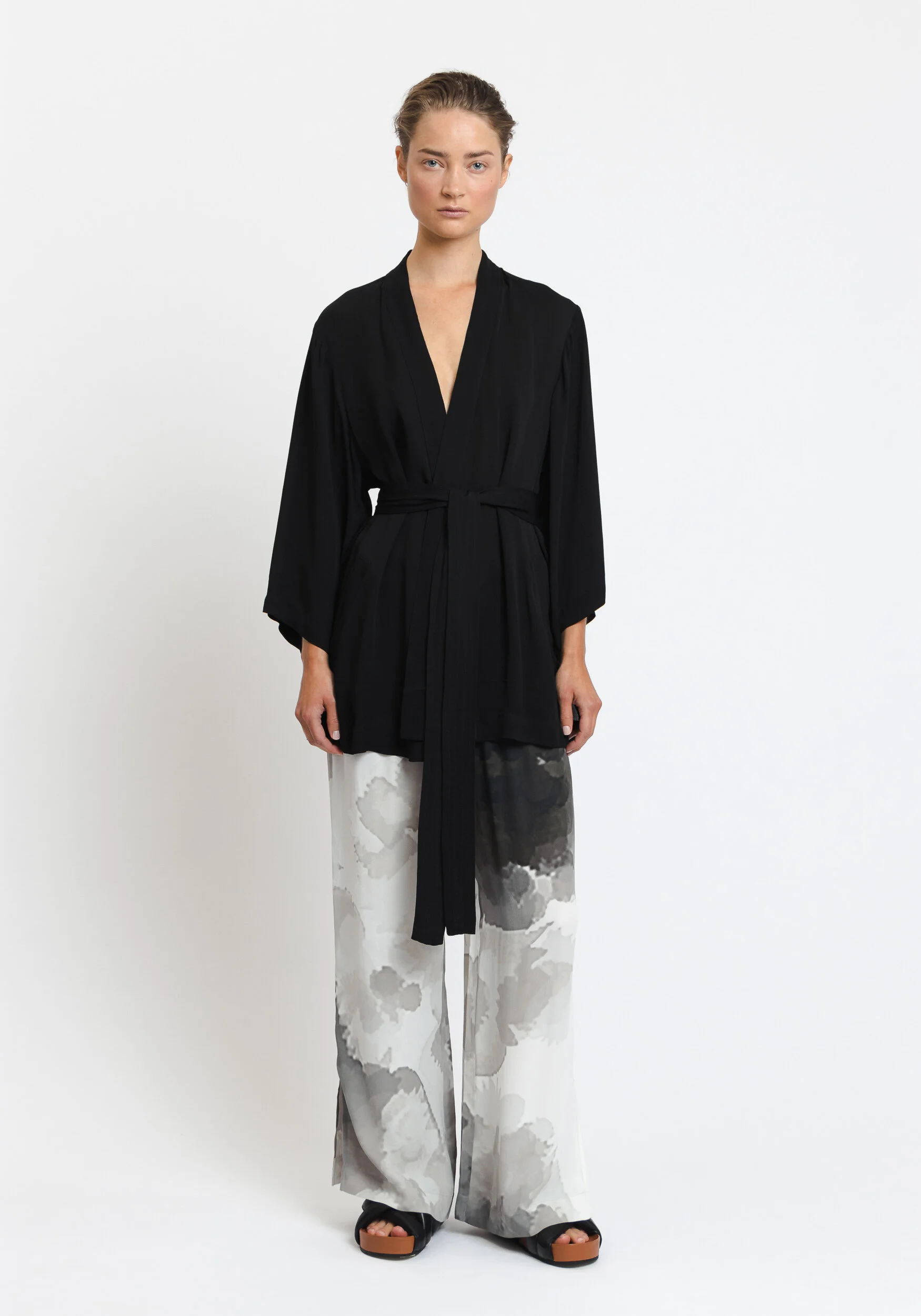 5PW21093_Ursula crepe_Black (1).jpg