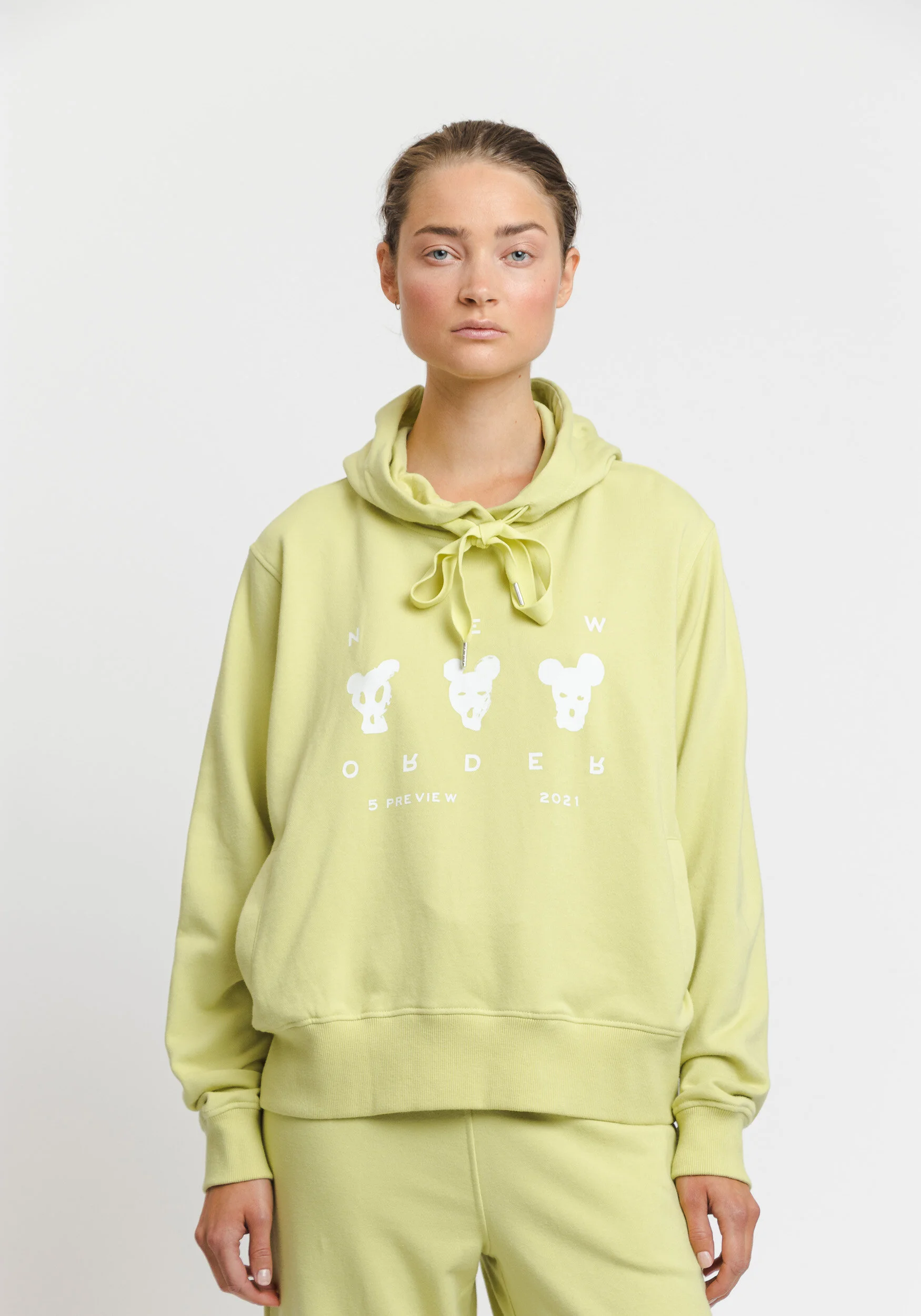 5PW21127_Ramona_Mickey evolution_Lemon.jpg