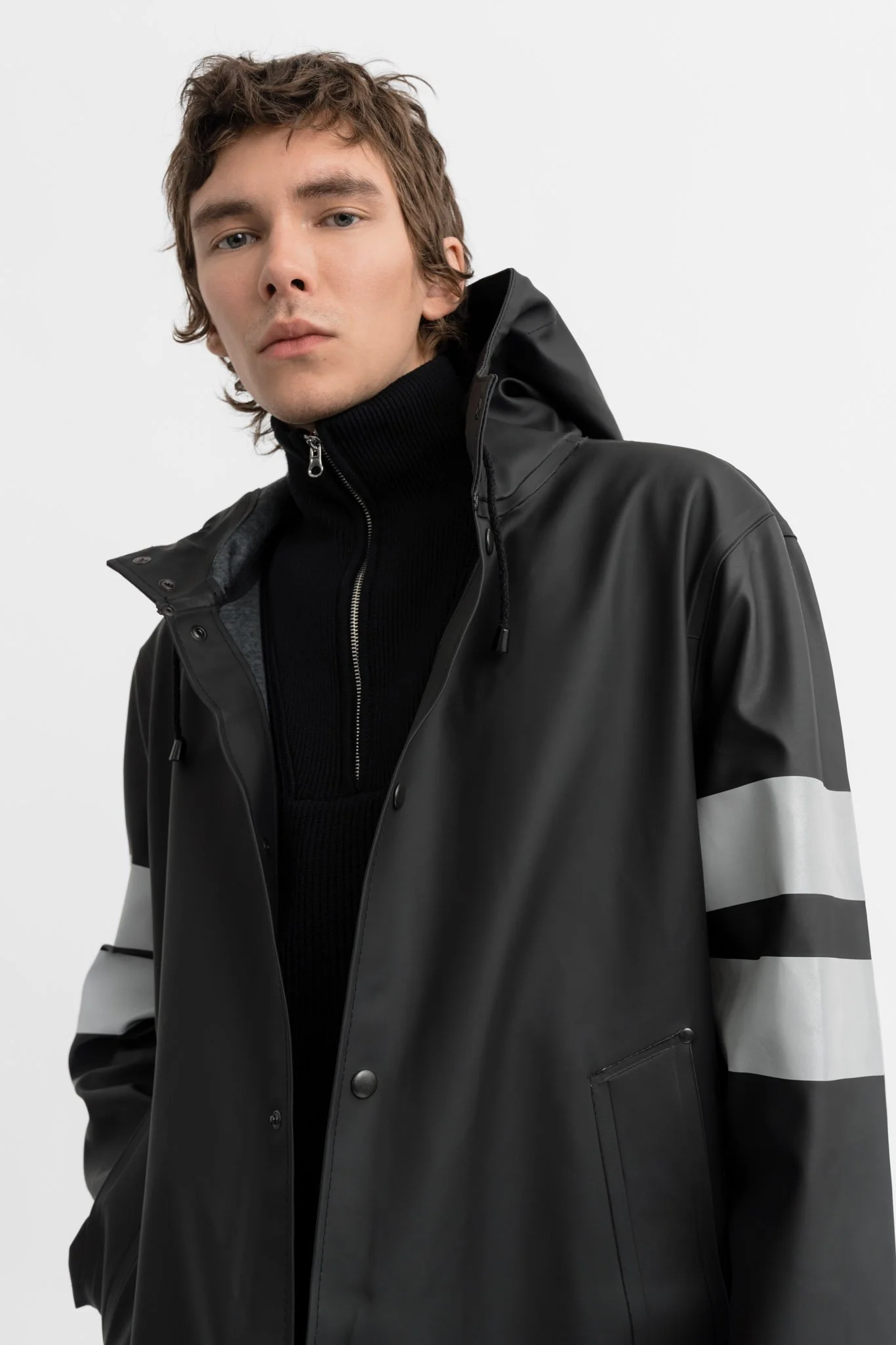 Stutterheim_Model_Man_Stockholm_Bike_Black_13.jpg