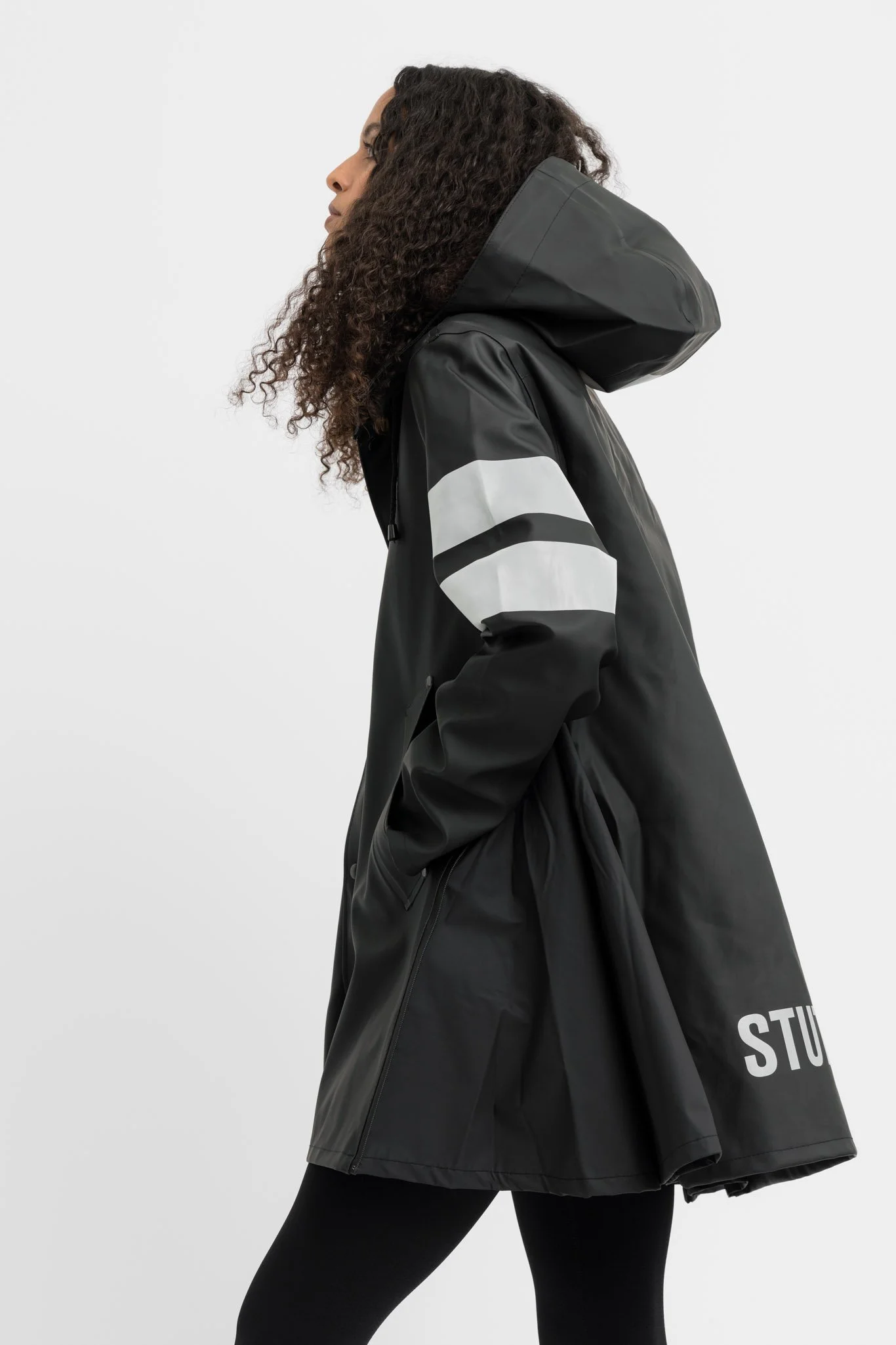 Stutterheim_Model_Woman_Stockholm_Bike_Black_10.jpg