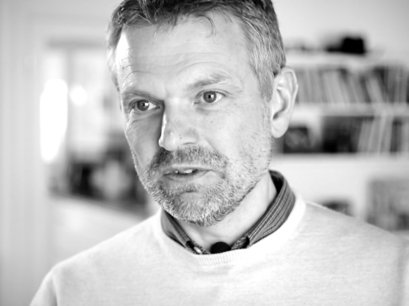 SYMBAL Peter Gustavsson Vi hittade perfekta lokaler på Skeppsbron 13 i Malmö. Rumrum har varit med oss hela vägen och varit ett värdefullt stöd från val av lokal till bygge och färdig inredning. Att jobba med Rumrum har varit enkelt, roligt och killarna har varit tålmodiga i processen att bolla idéer och få till det så att vi idag sitter i lokaler som verkligen känns Symbal. Till projektet >>