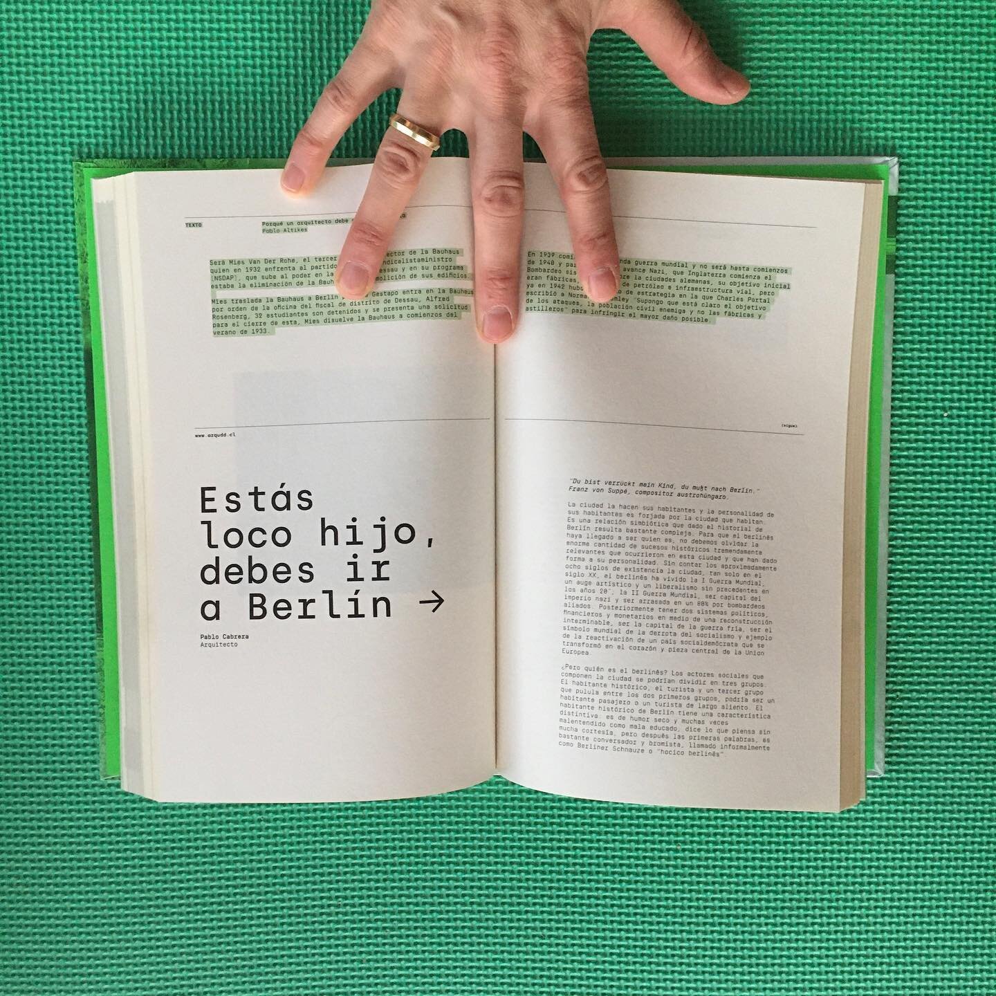 &laquo;Estas loco hijo, debes ir a #Berlin&raquo;

Para el libro ~Berl&iacute;n &bull; Serie Trayectorias~ de @arquitecturaudd. Con el apoyo de @stoq_editorial.