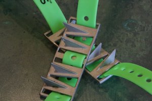 Skeats™ Glide Fins: 85mm, Pair — Skeats™ Mountain Cleats Inc.