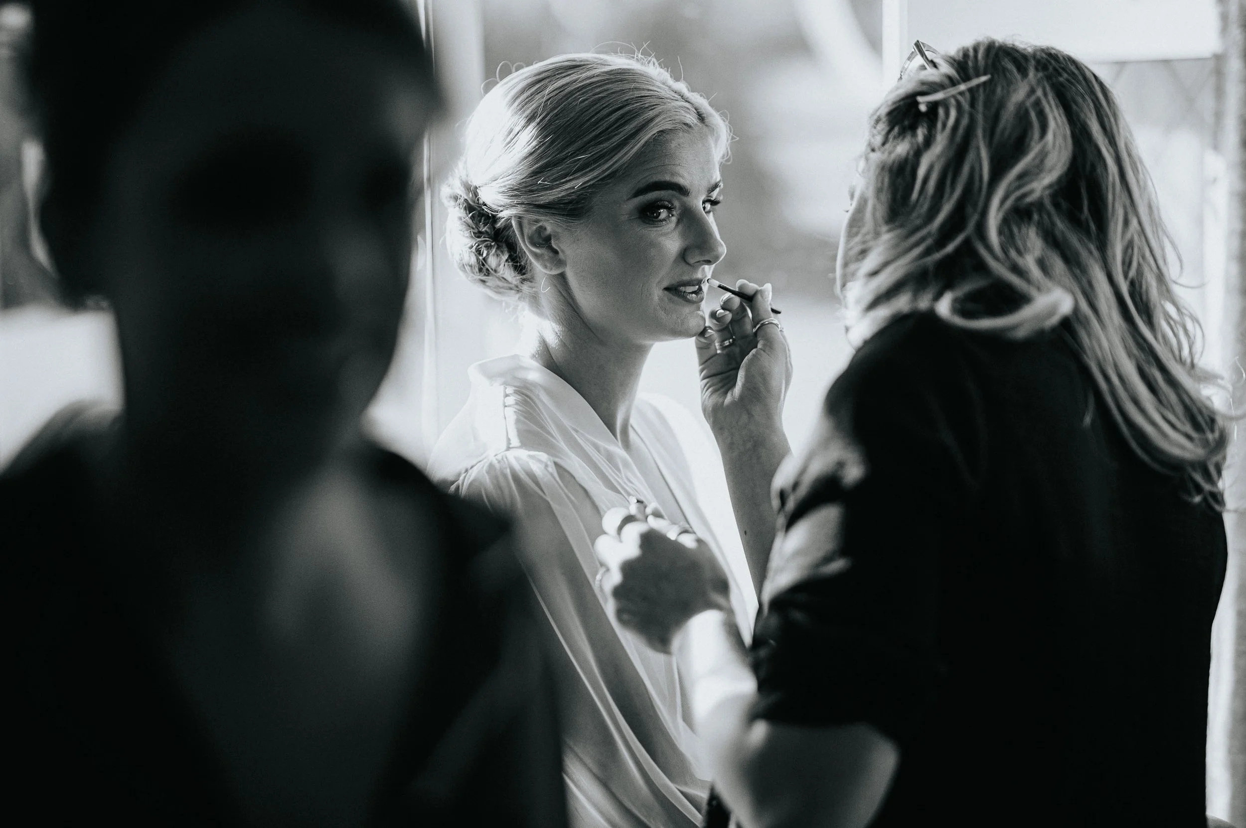 langtons-hotel-morning-makeup-and-hair-preparations-black-and-white-folkster-bridal-kate-tobin-daragh-mccann-stargaze-photography.jpg