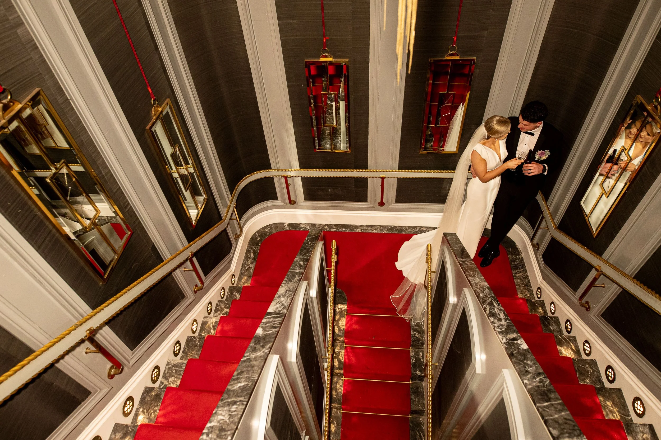 langtons-hotel-set-theatre-staircase-wedding-kiss-daragh-mccann-stargaze-photography.jpg