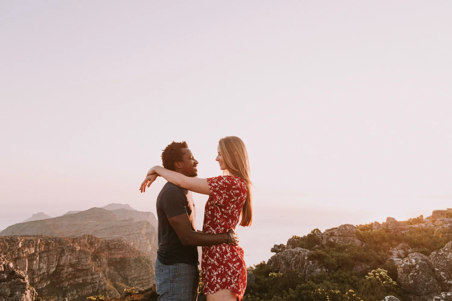 table mountain couples photo shoot-29.jpg