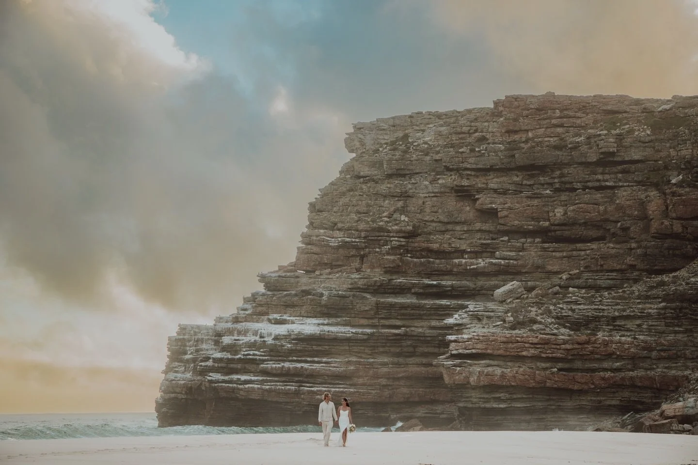 A moment for the location&hellip; 😍

#capetownlife #capetownphotographer #elopementweddingphotographer #elopementcollective