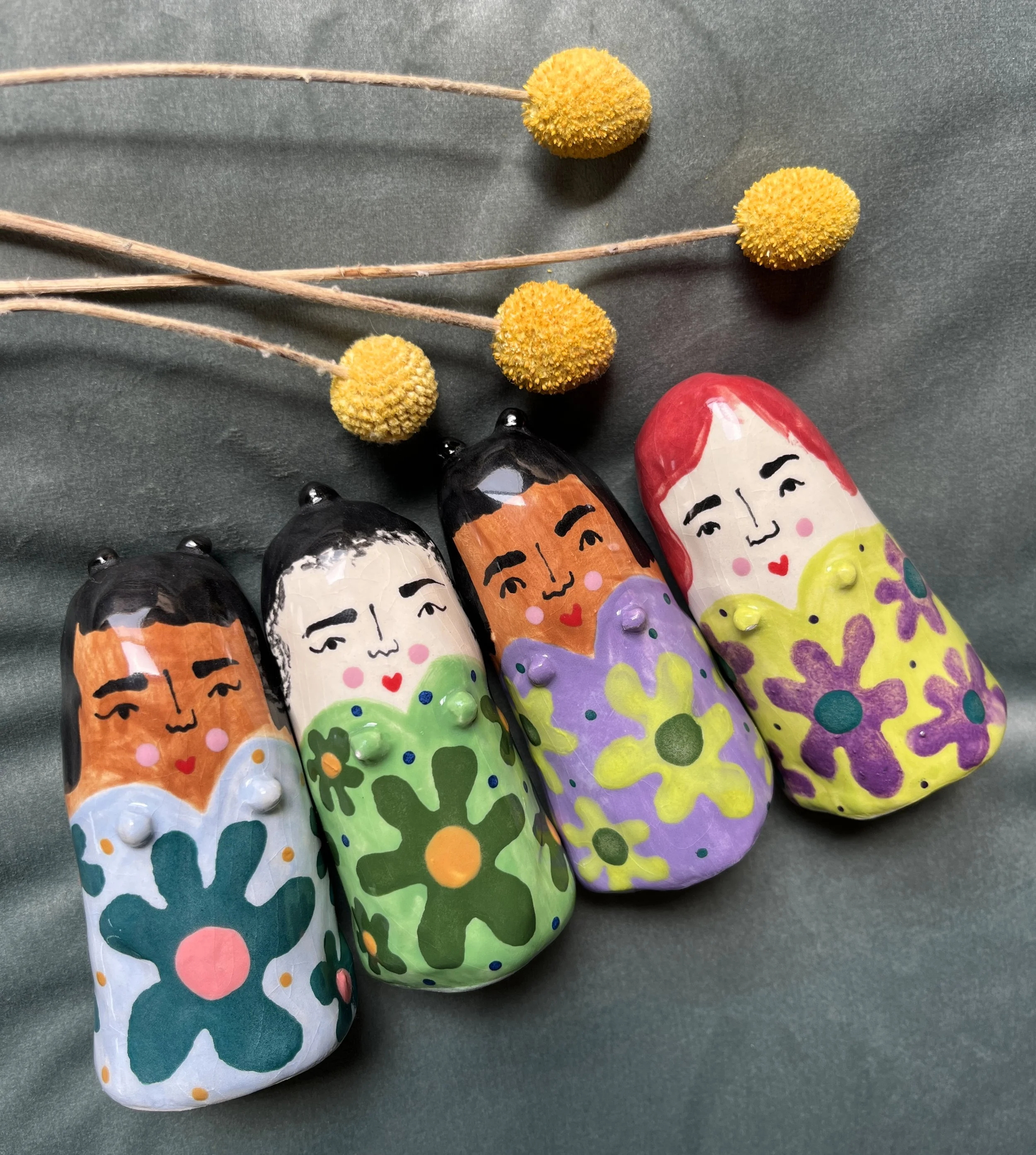 "Girl Gang"
Ceramic sculptures