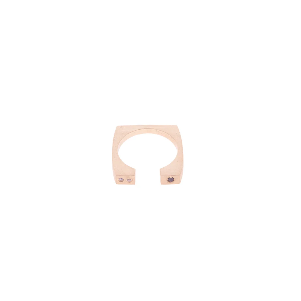 OTEM New York Signature Ring II with black and white diamonds in 10K Rose Gold
