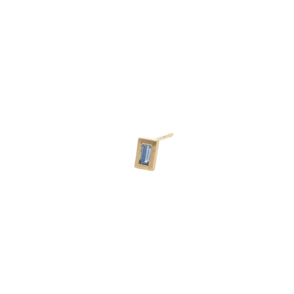 OTEM New York Rectangle Earring with sapphire baguette in recycled 18K yellow gold