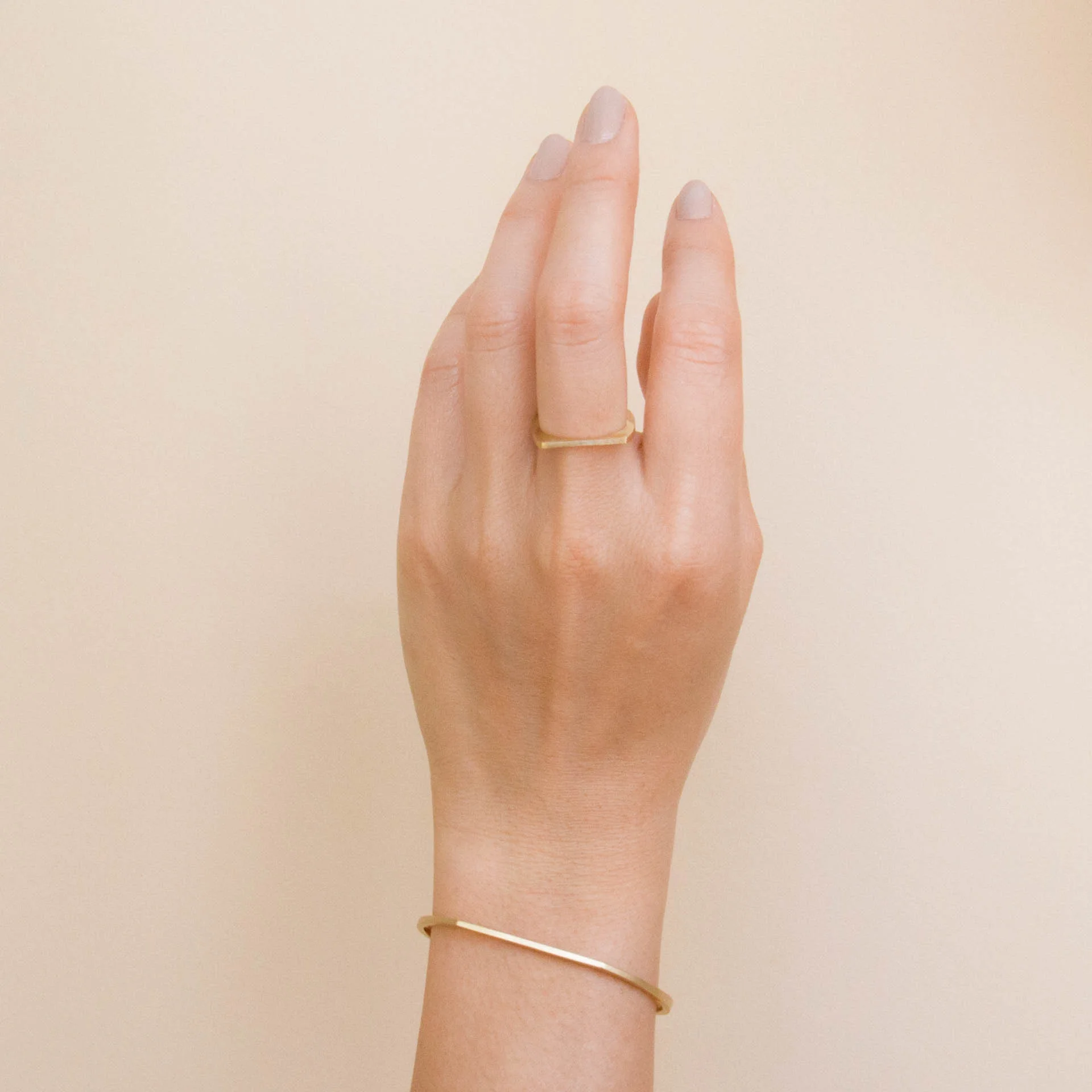 Copy of OTEM New York Signature Cuff with Sapphire Baguette in 18K Yellow Gold