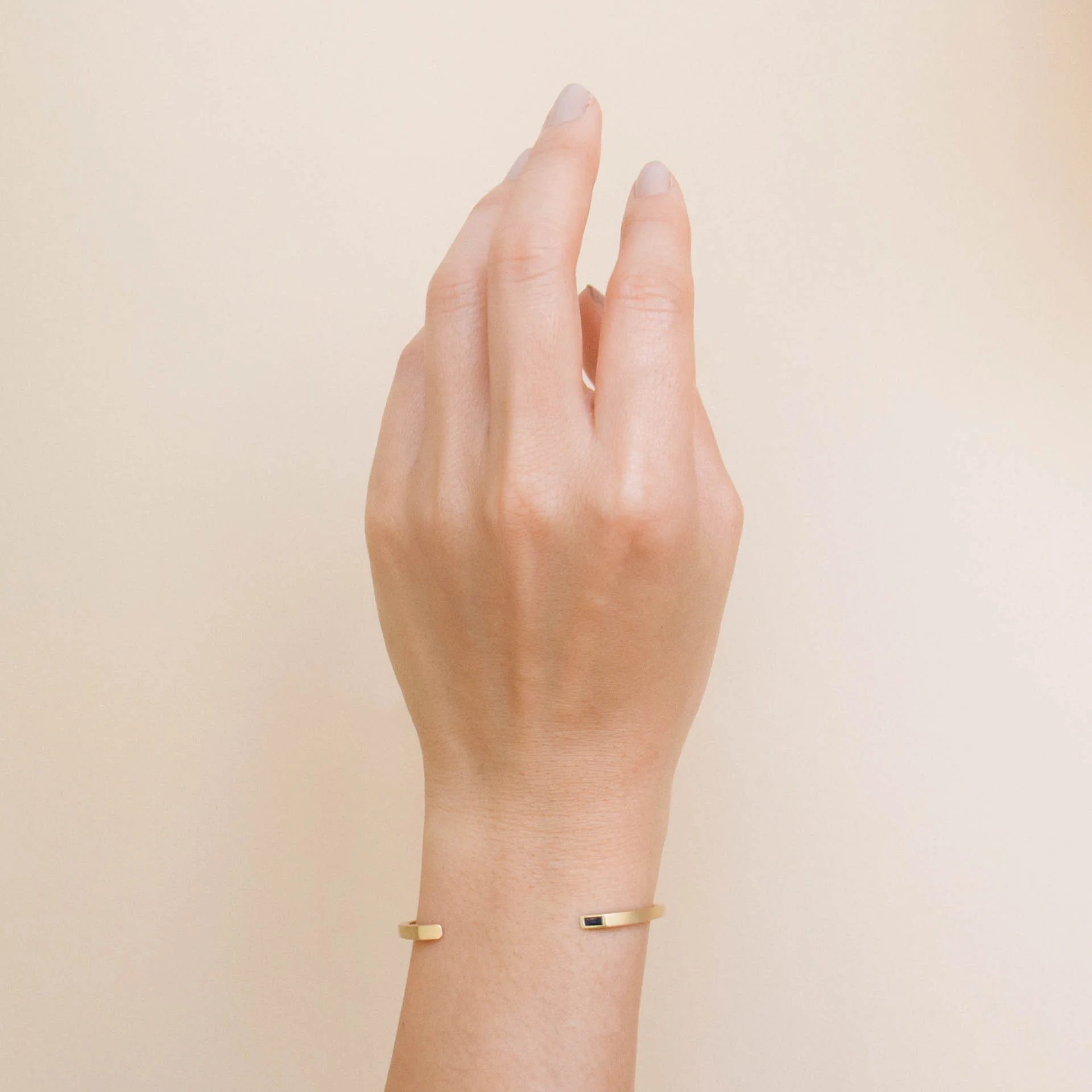 Copy of OTEM New York Signature Cuff with Sapphire Baguette in 18K Yellow Gold