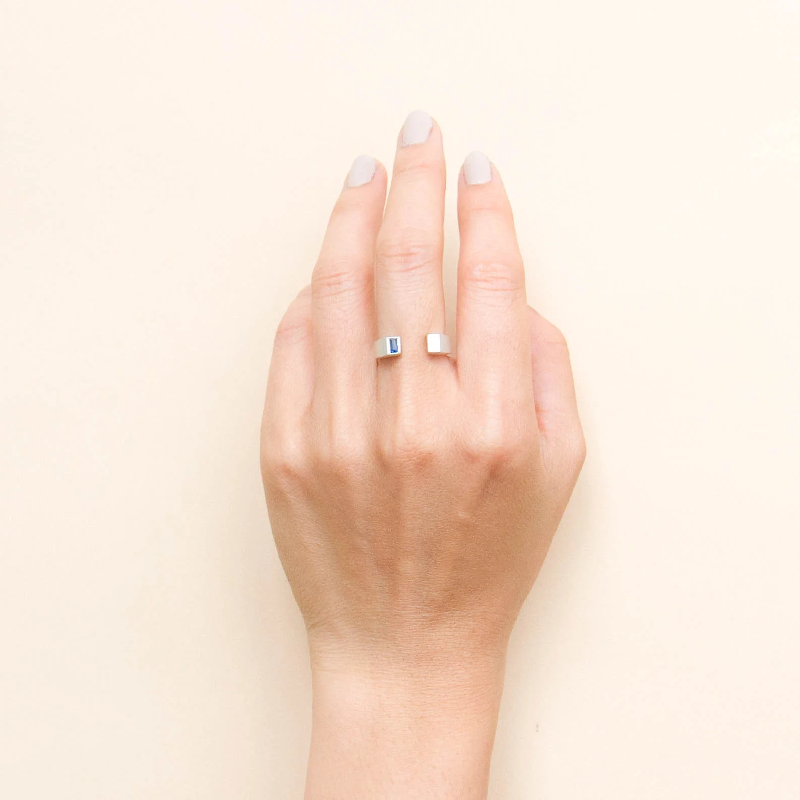 OTEM_SC_SR3_C3_Silver_Top.jpg