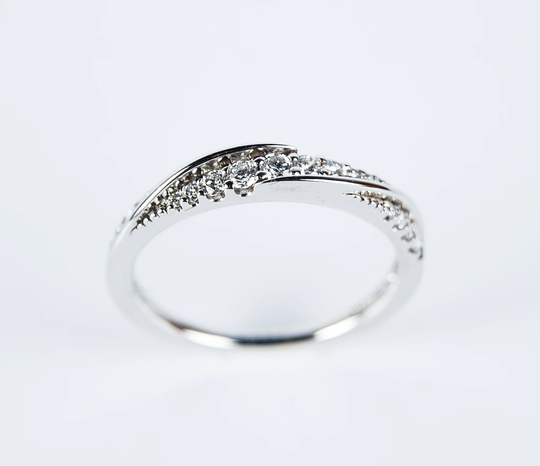 110-402 14 Karat White Gold Wedding Band Size 7 With 0.25Tw Round Diamonds $1,190.00