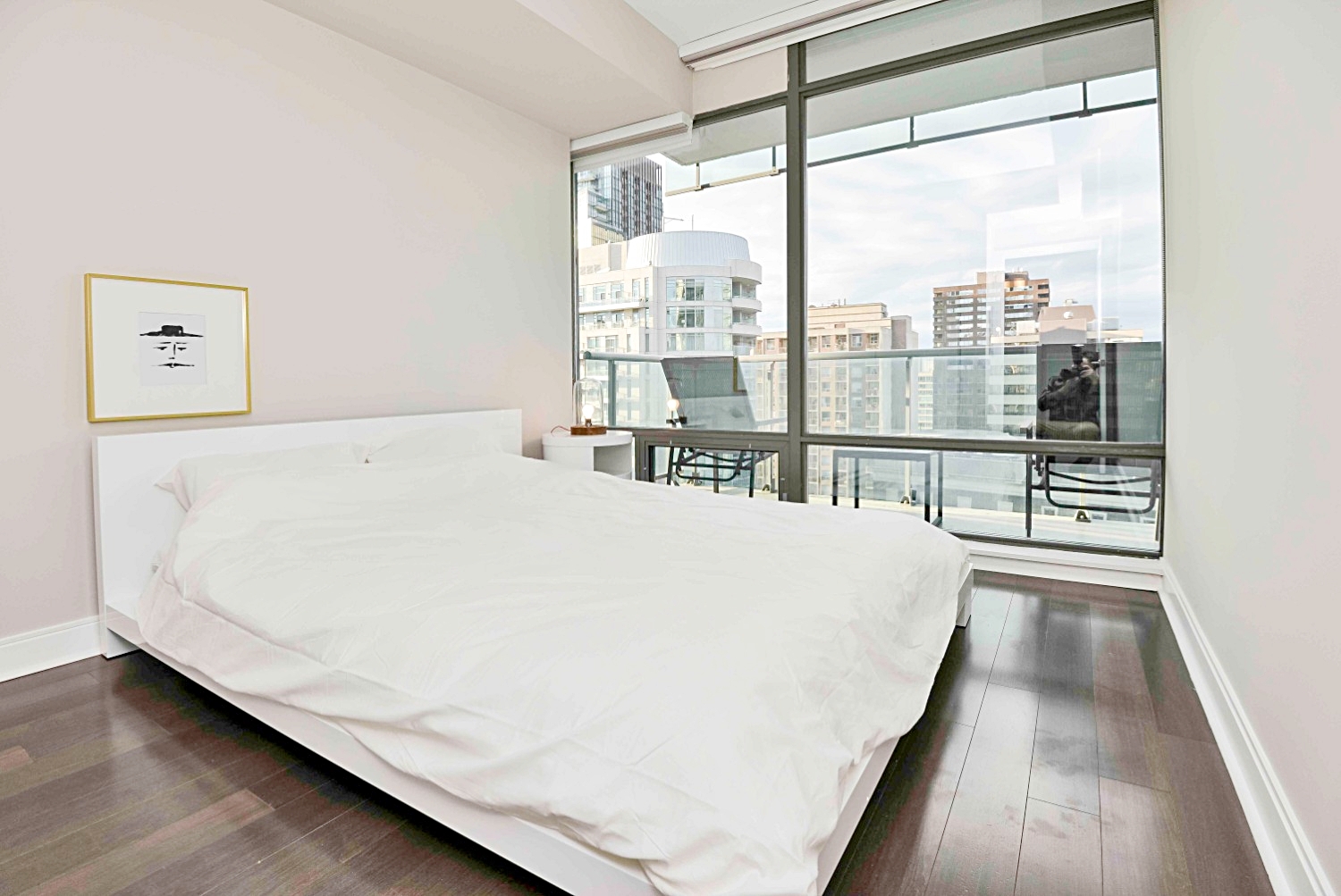 Furnished Apartments Toronto Modern Bedroom