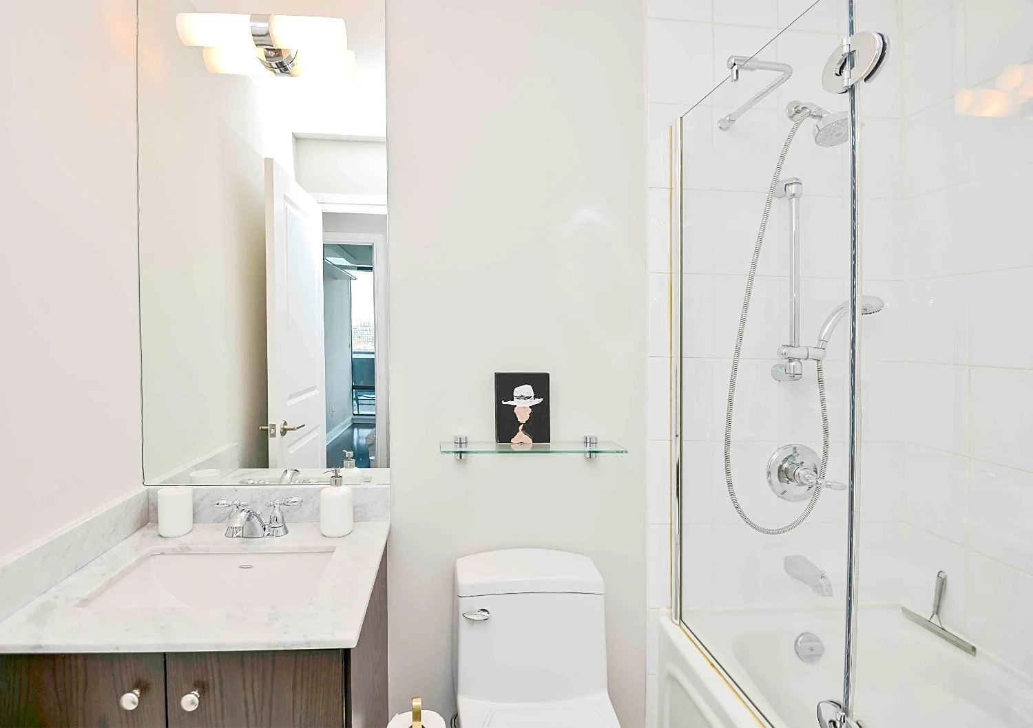 Furnished Apartments Toronto Premium Bathroom