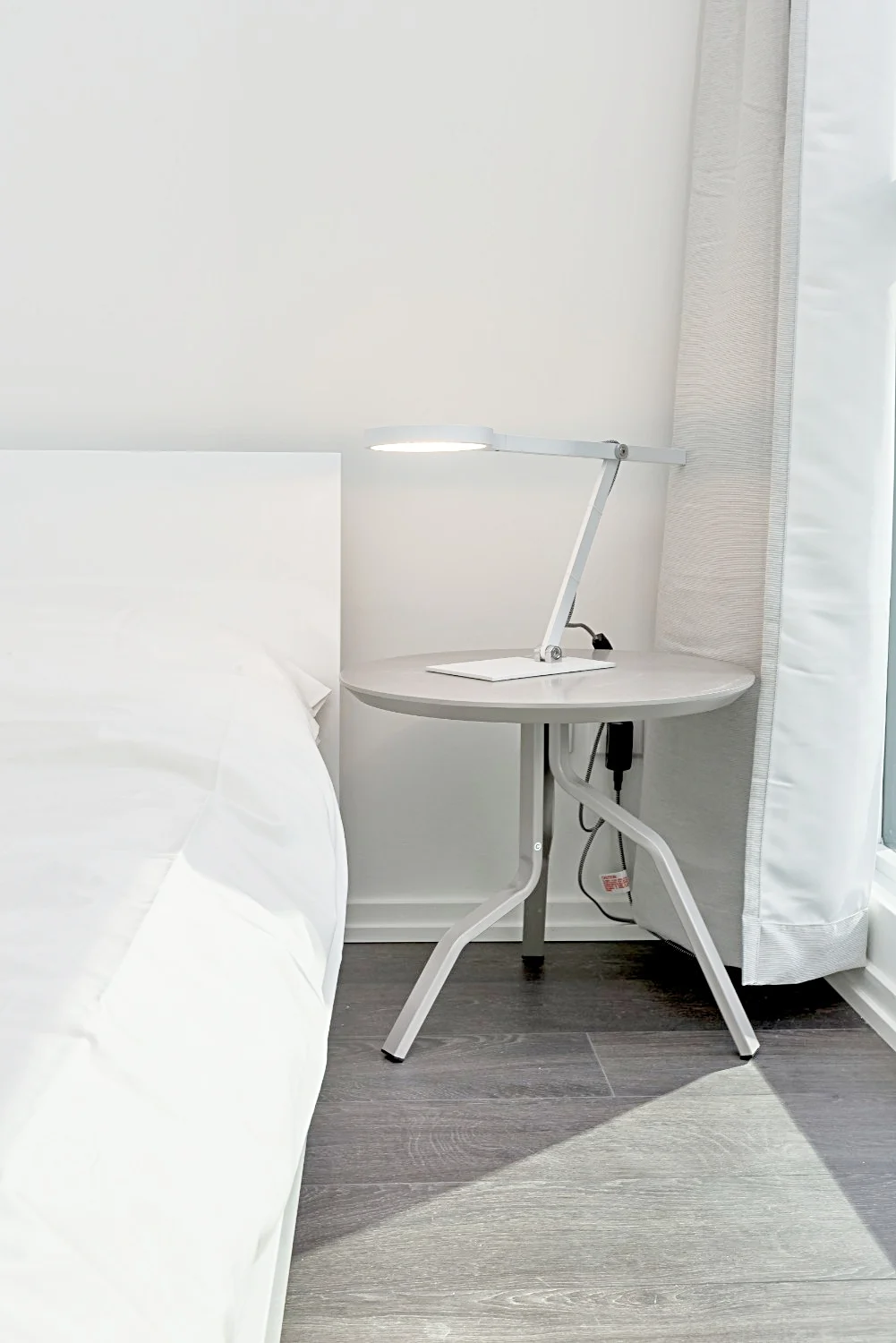 Furnished Condo Toronto - Bed, Lamp