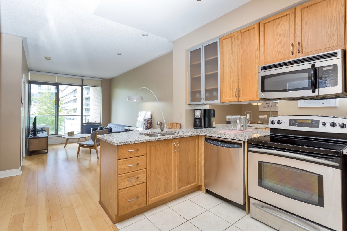 209 Yorkville (12 of 18).jpg