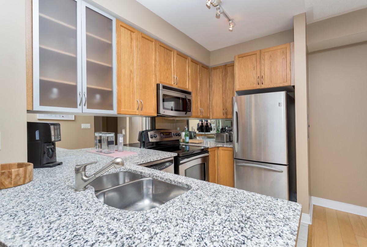 209 Yorkville (11 of 18).jpg