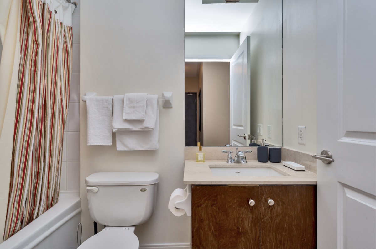 209 Yorkville (14 of 18).jpg