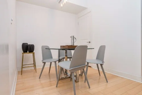 Copy of short term condo rentals toronto Yorkville dining room