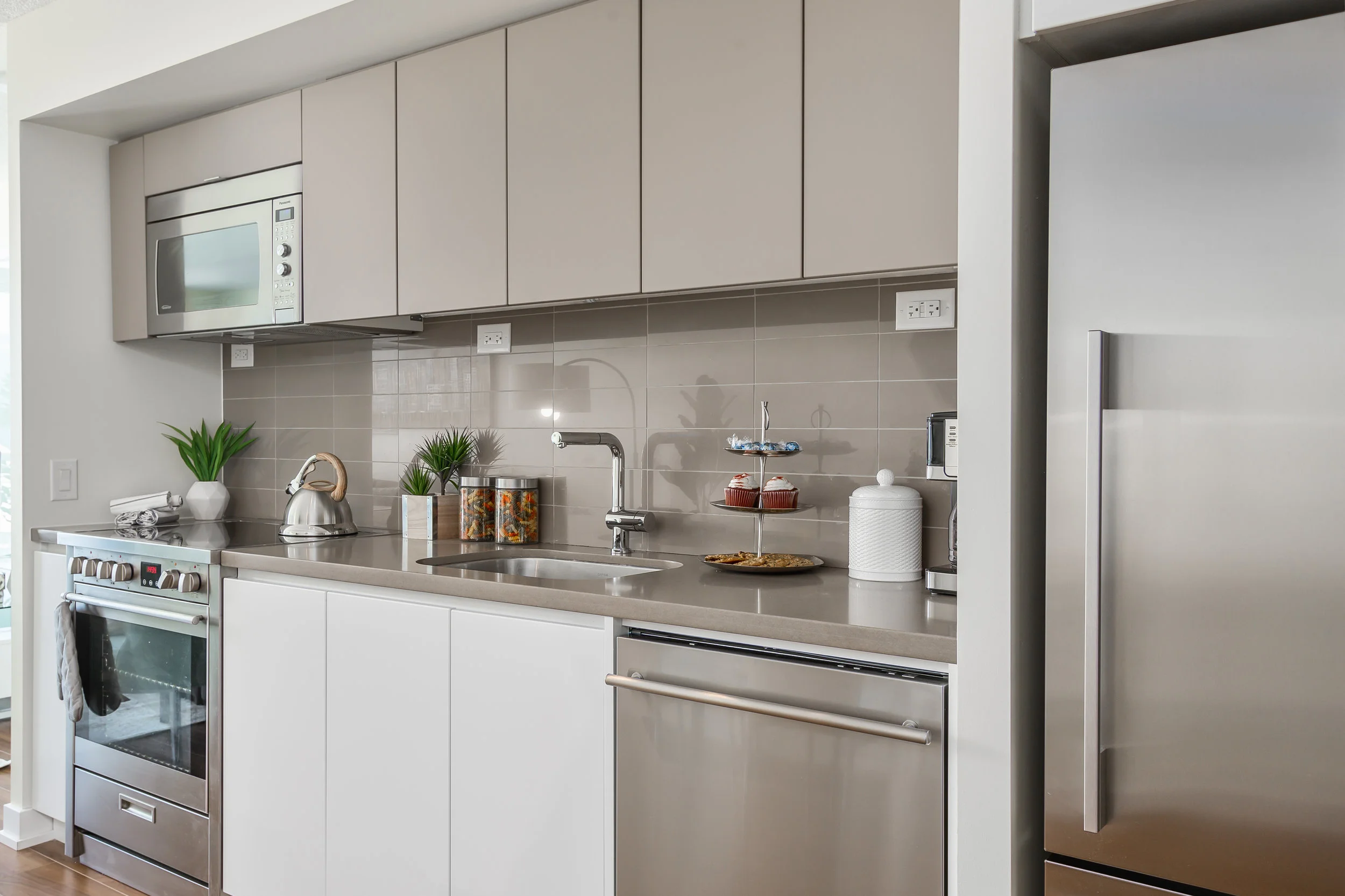 7-75QueensWharf#3602.jpg