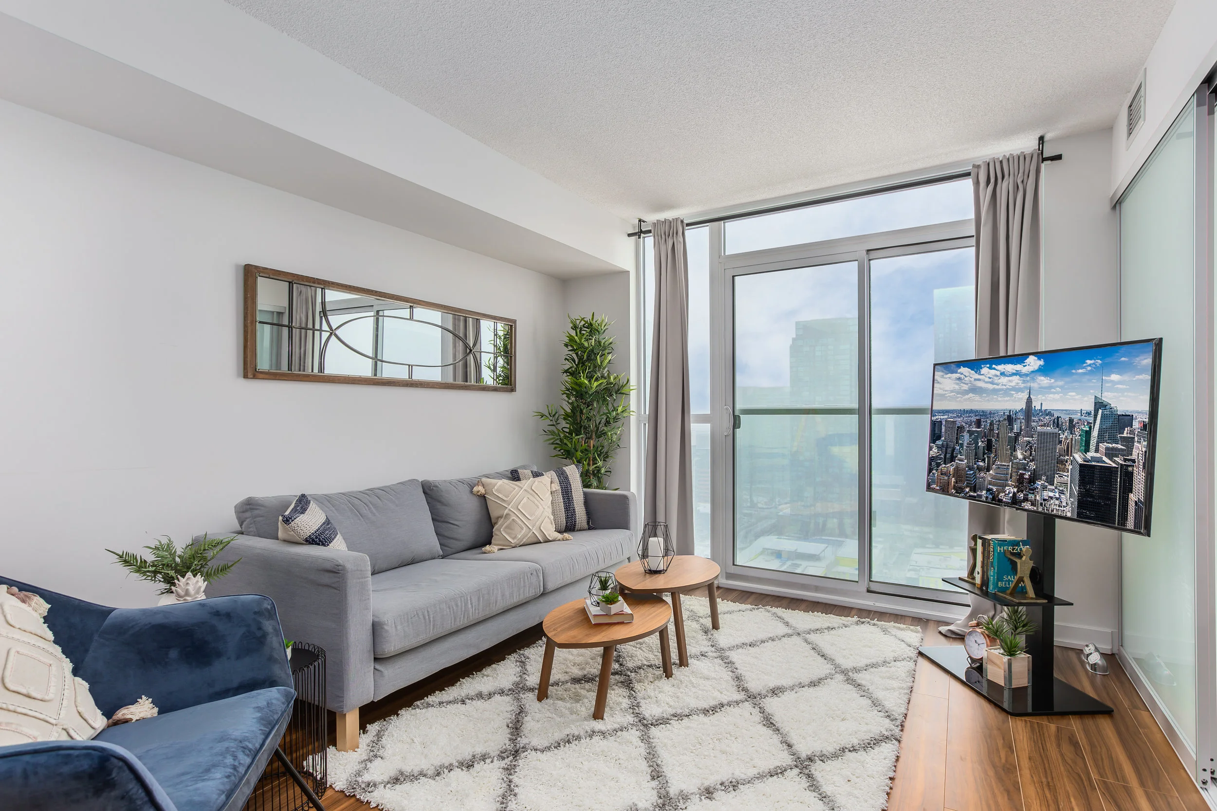 12-75QueensWharf#3103-Edit.jpg