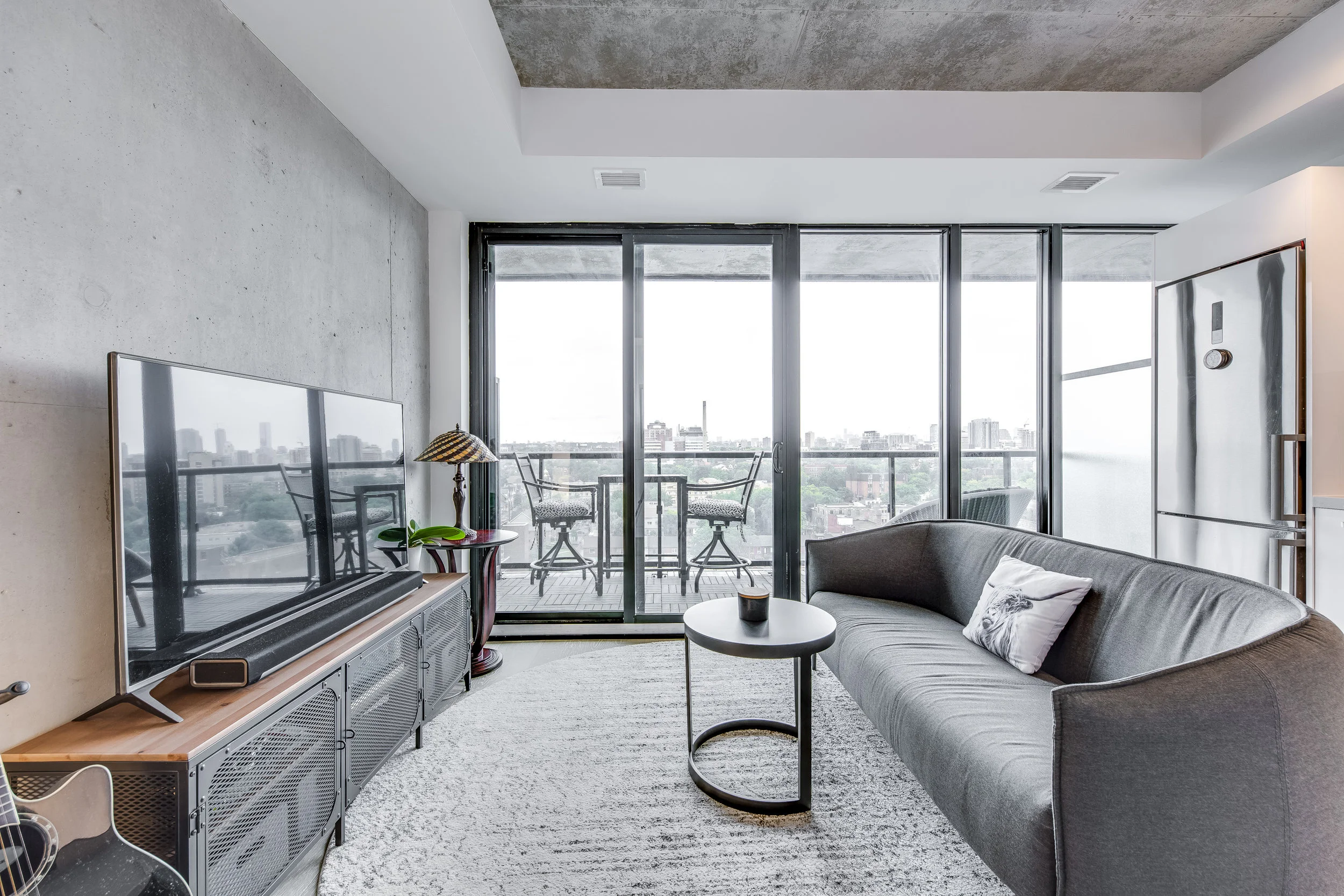 Downtown Toronto Chic Suite — Toronto Boutique Apartments