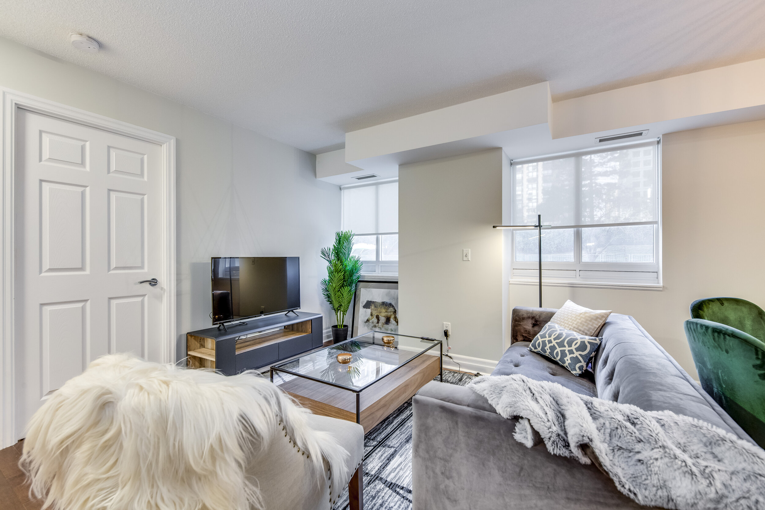 Bloor Street Signature Suite — Toronto Boutique Apartments