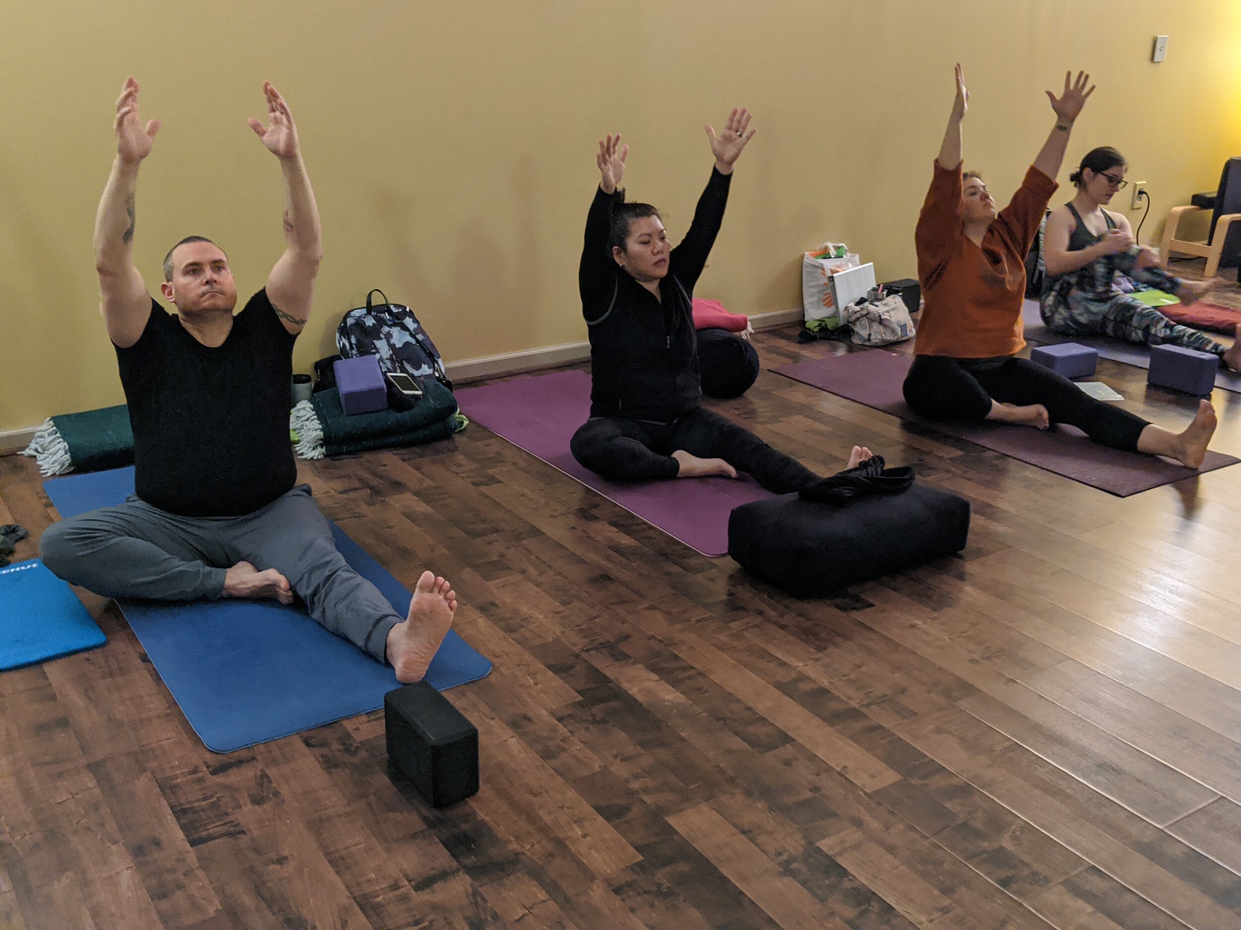 Basic Yoga (in studio) MONDAYS 7pm