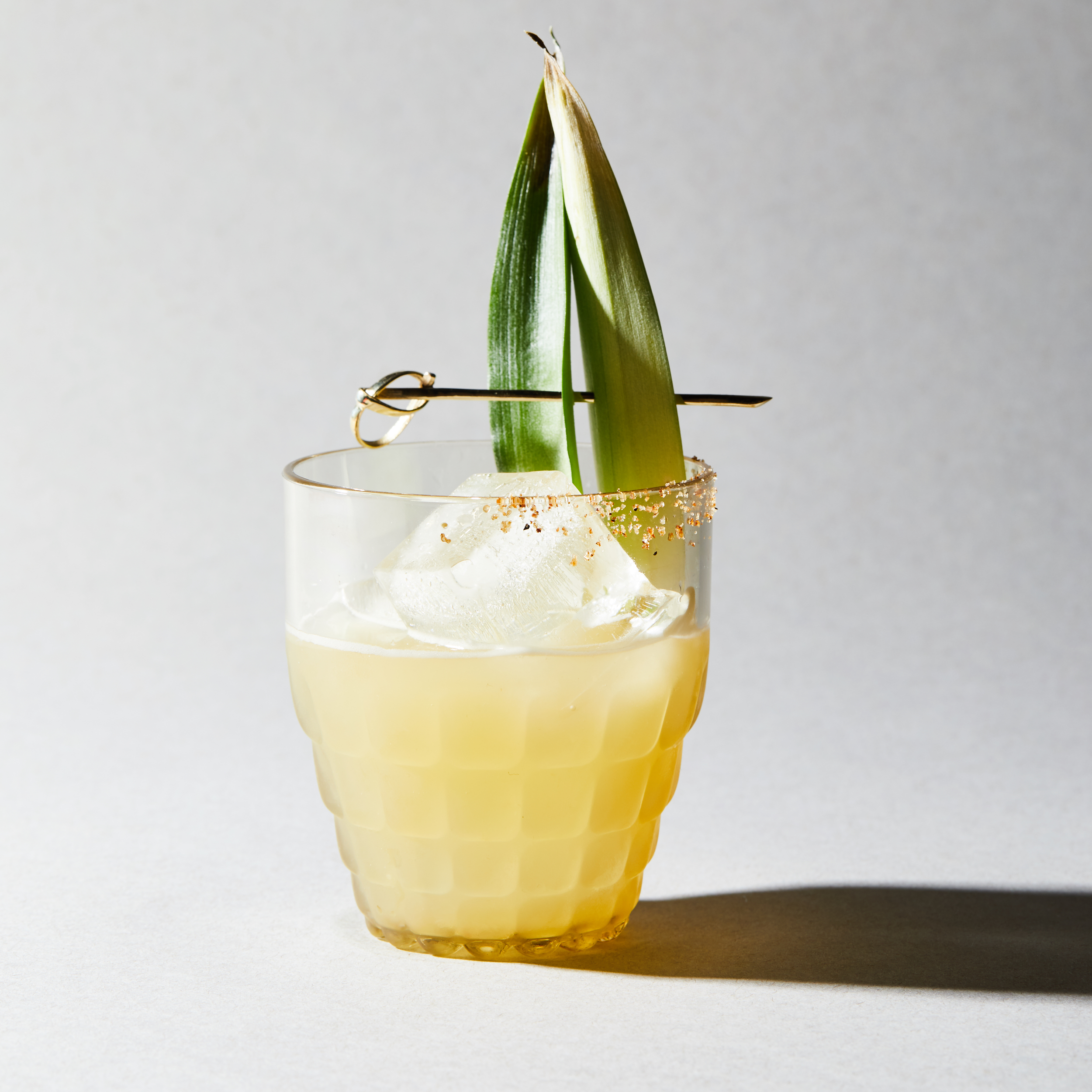 09_Mixers_Cocktails_Pineapple_Margarita_002.jpg