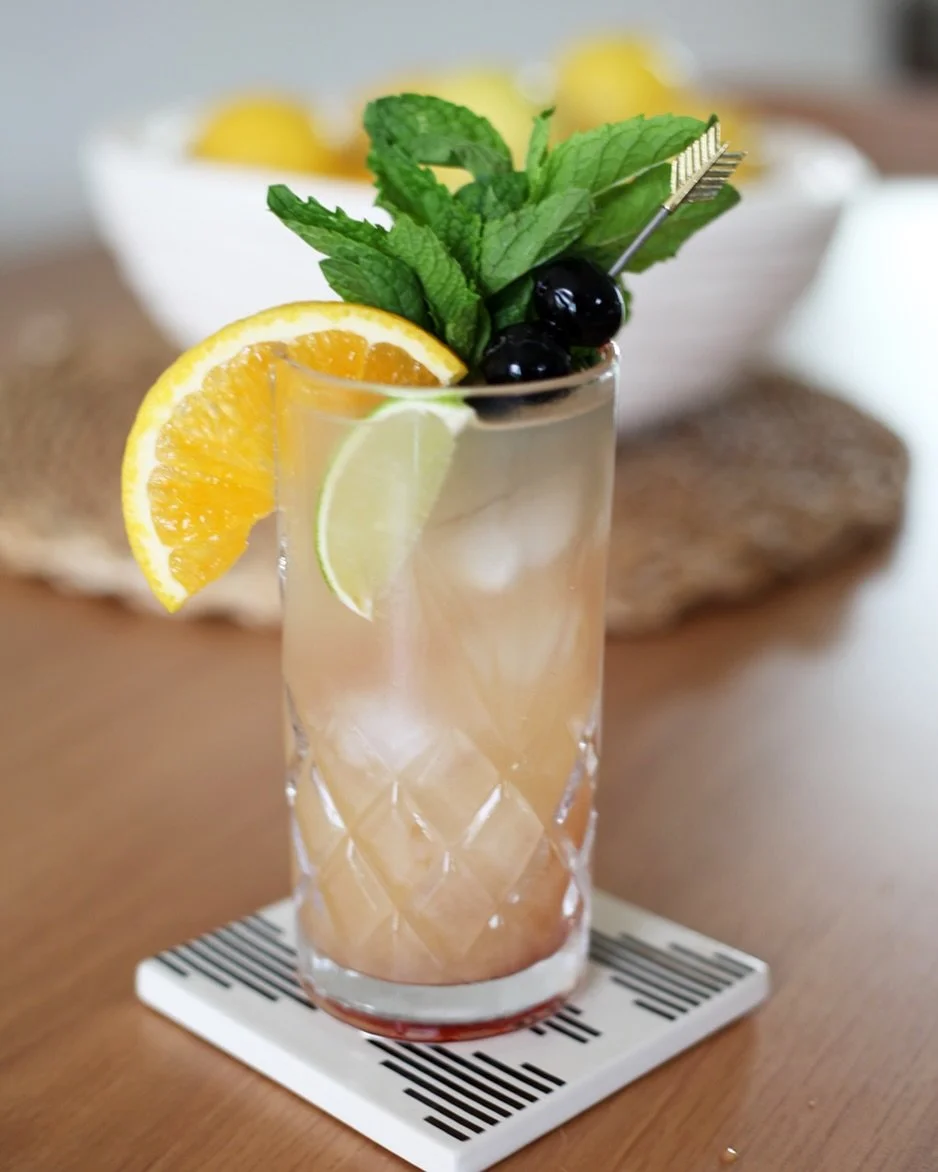 Who says you can&rsquo;t have fun without the booze? Let&rsquo;s toast to This refreshing and vibrant mocktail without the hangover! 

Monday Mai Tai🌴
1 oz aged rum (for relaxing without the buzz, we like Monday Zero-Alcohol rum) @drinkmonday 
2 oz 