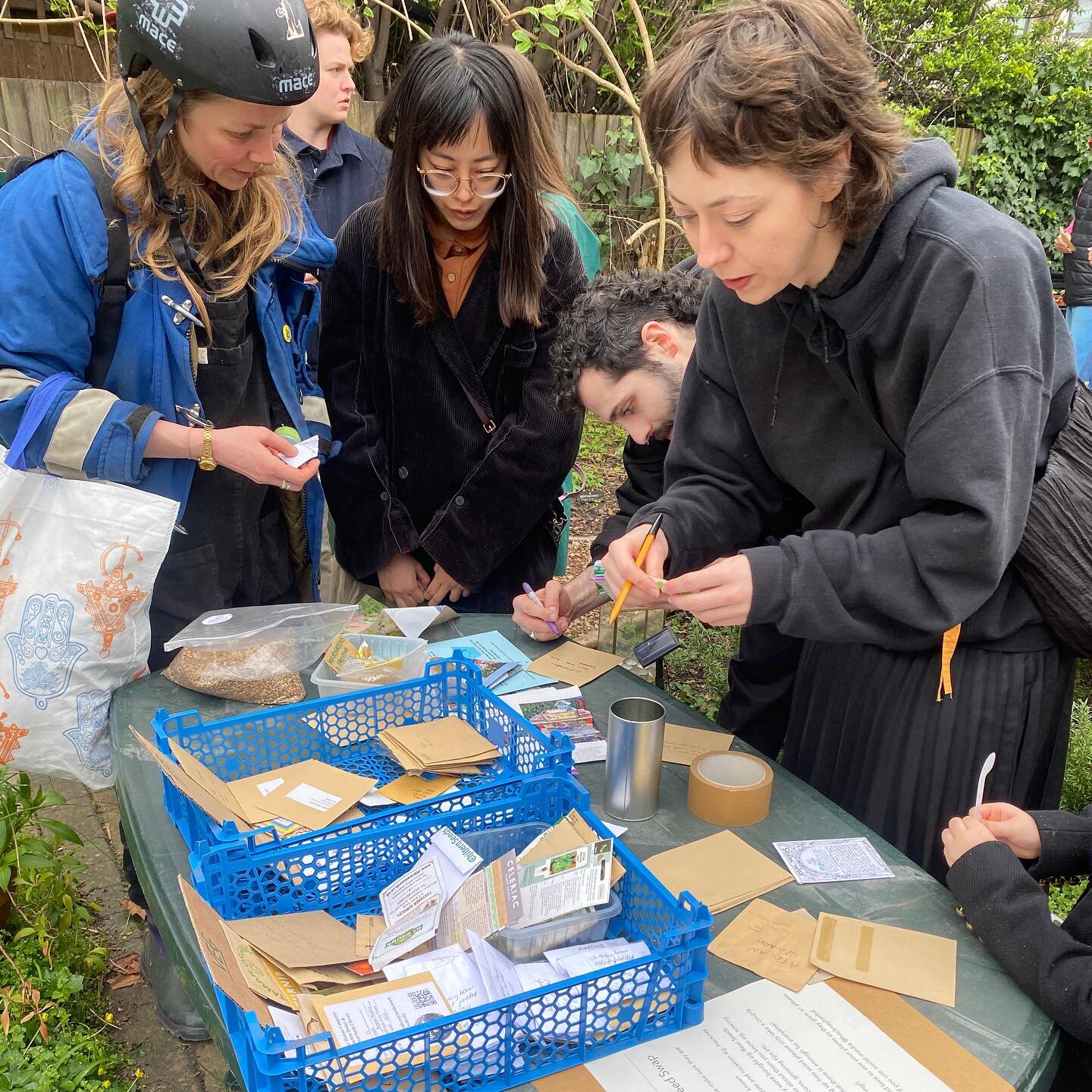 🌞 Happy Spring!🌞
Winter is over! A new season is upon us! Woop! 🌱
Here are some pictures from last weekend&rsquo;s Seed Swap. Thank you to everyone who came along, it was lovely to have you with us in the garden. 

We were also joined by @helene__