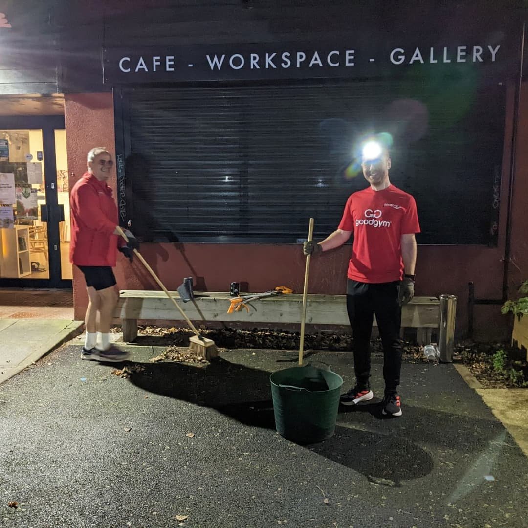 Earlier this week, we had an amazing group from @goodgymhackney coming over one evening to help us gather autumn leaves for our leafmould. 🍂

Good Gym is a really great initiative that gets people together and combine physical exercise with helping 