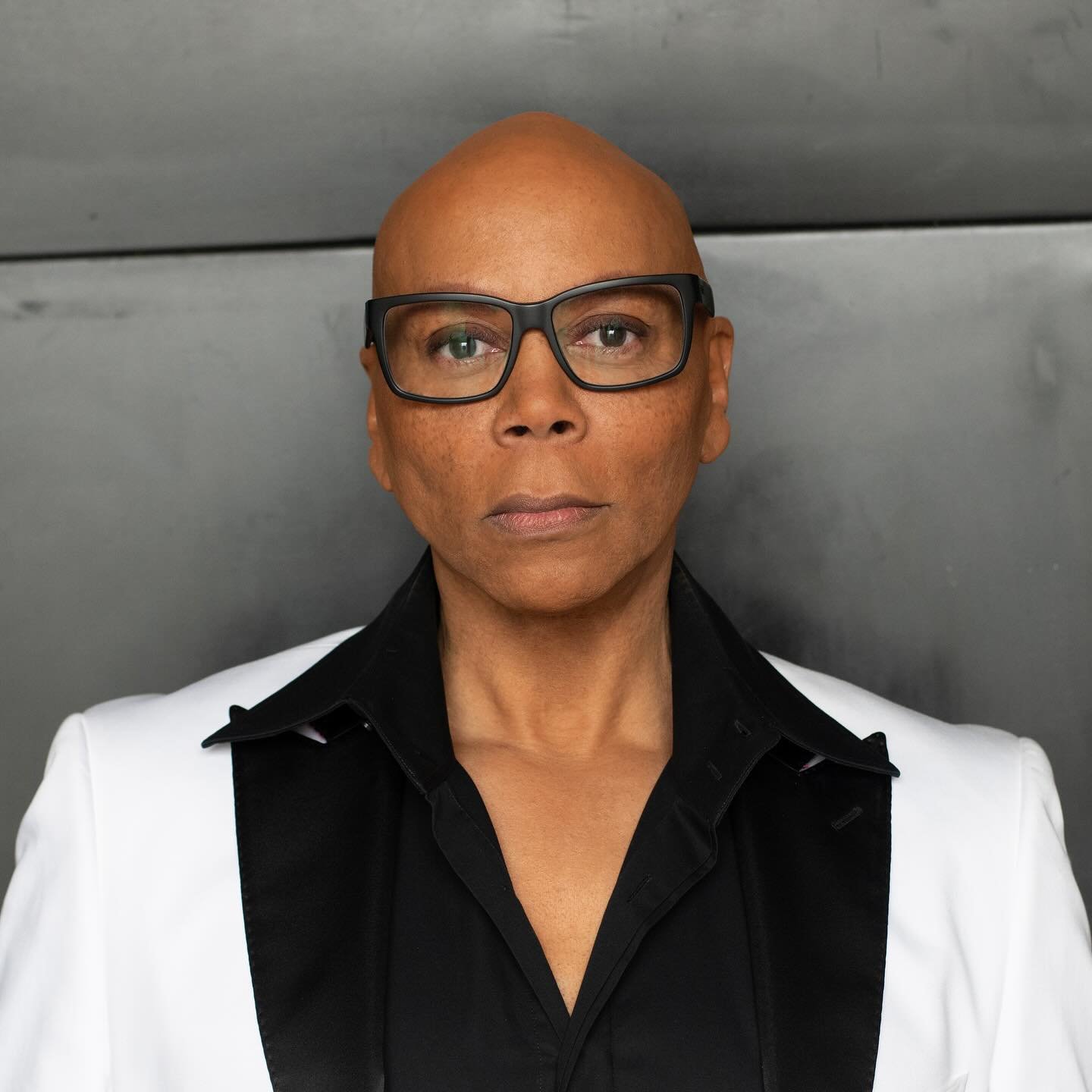 TONIGHT: Pop culture icon holding the Guinness World Record title for the most Emmy wins, @rupaulofficial invites you to the HOUSE OF HIDDEN MEANINGS book tour 🤩

Set times: 
Doors - 6:00pm 
RuPaul - 7:00pm 
Q&amp;A - 7:40pm
*all times are subject t