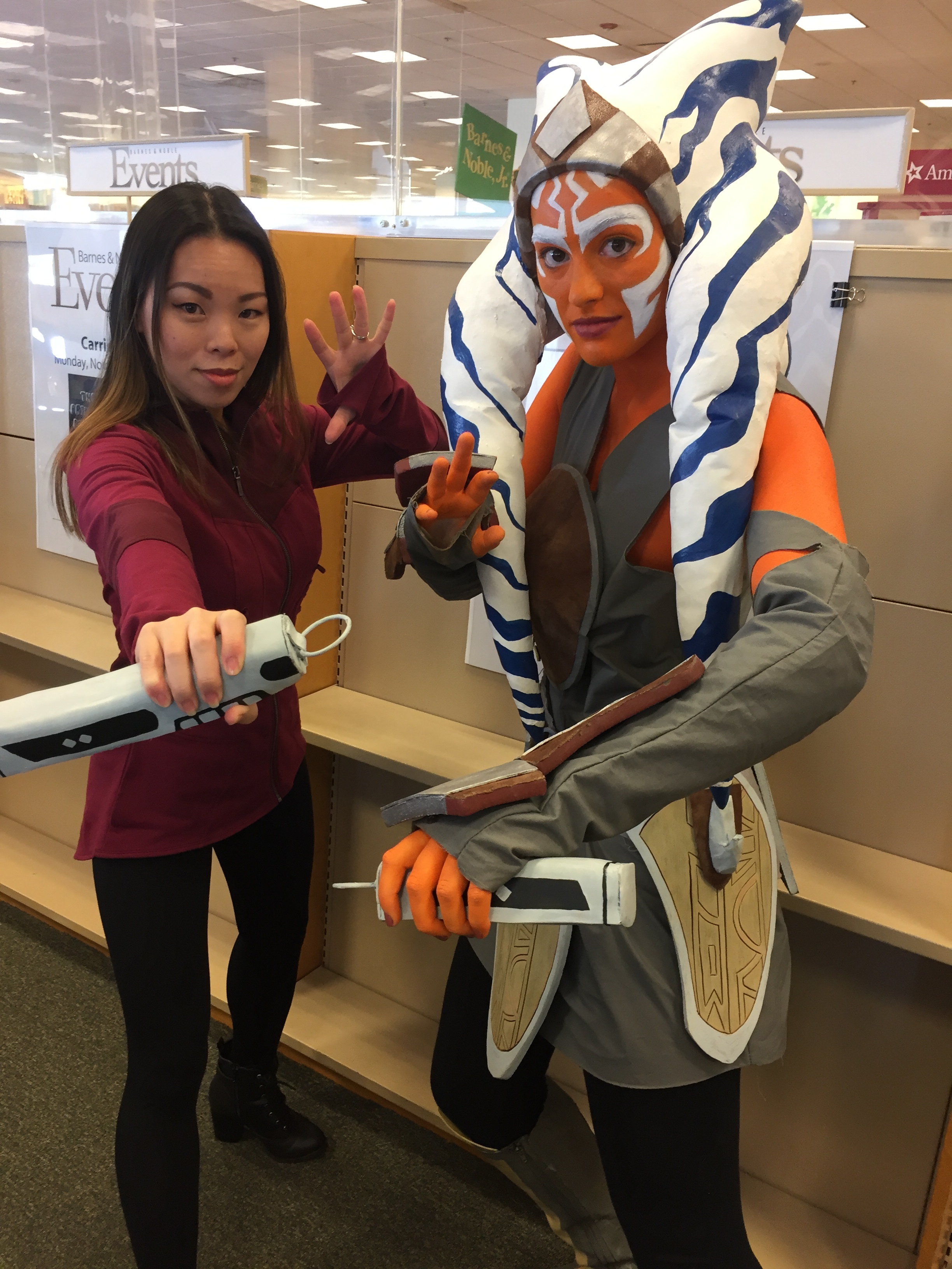 Fantastic Ahsoka cosplayer by Shea (@Shea_Cosplays)
