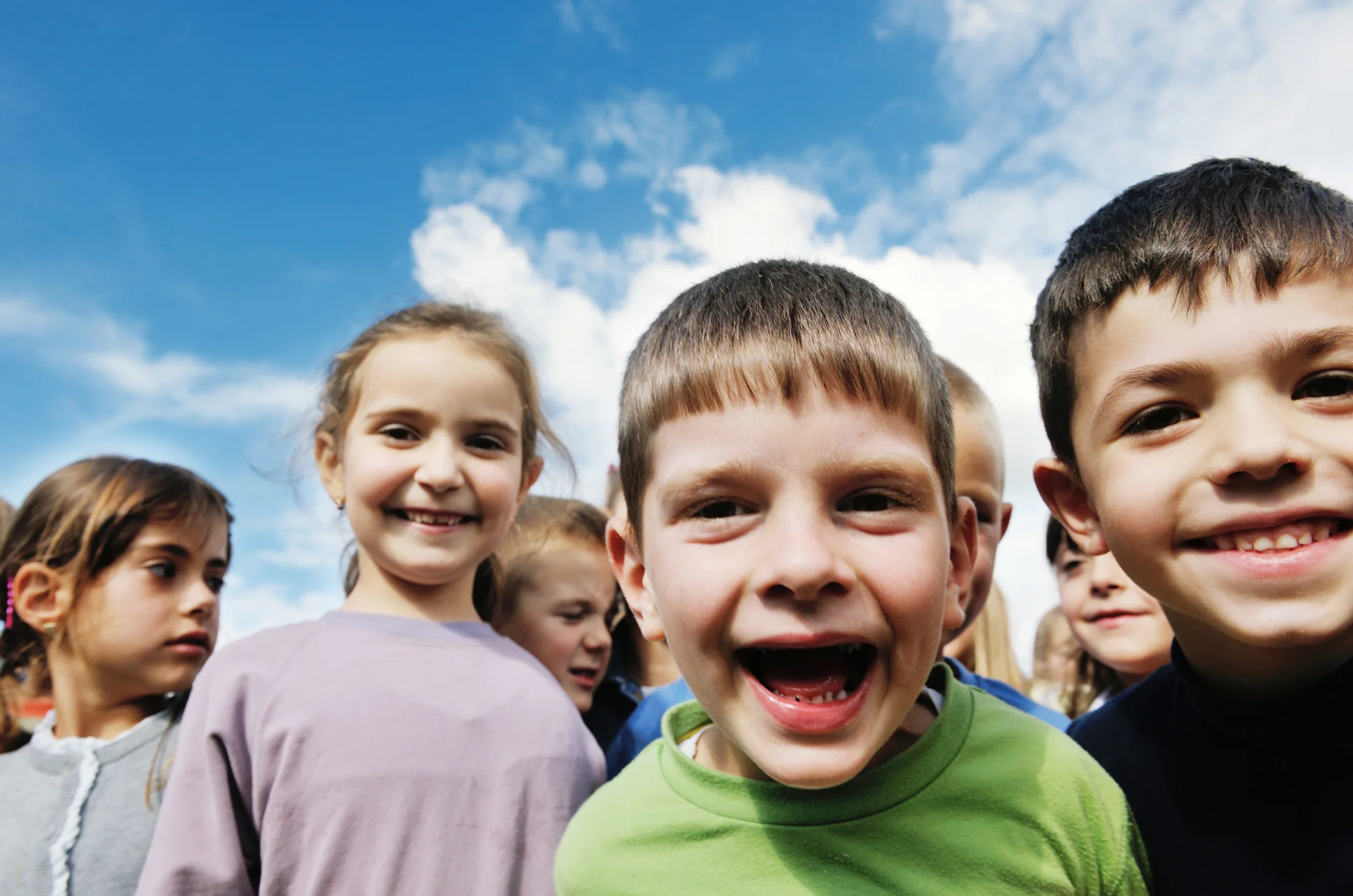 cute-girl-outdoor-standing-in-front-of-preschool-kindergarten_BtVQ8hTrj_45yearold.jpg