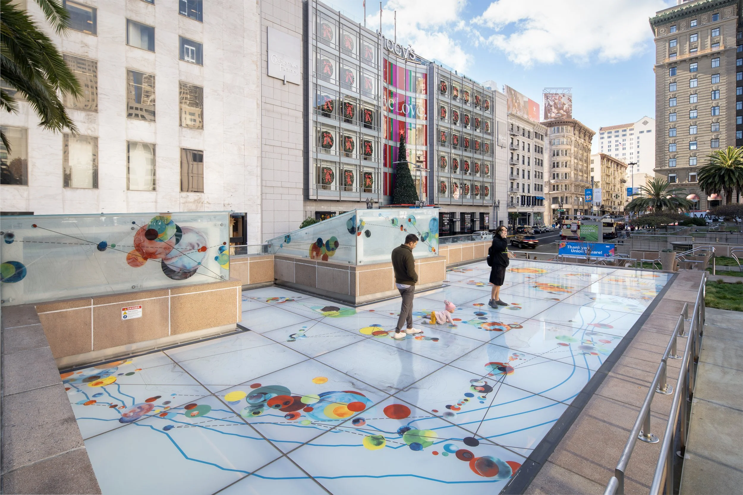  The ceiling of the station is also a roof deck above where visitors to Union Square can walk along the lines and shapes. 