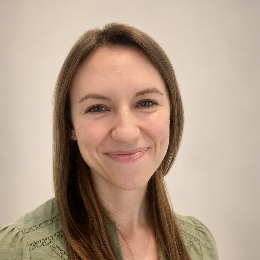Anna+Wright+Headshot+2026.png