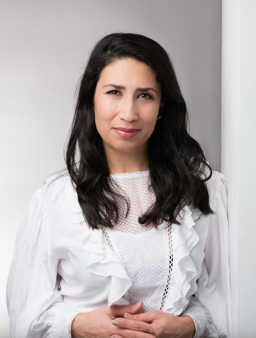 Baanu Baghbani-Irvine, online attachment-based psychotherapist and CBT therapist